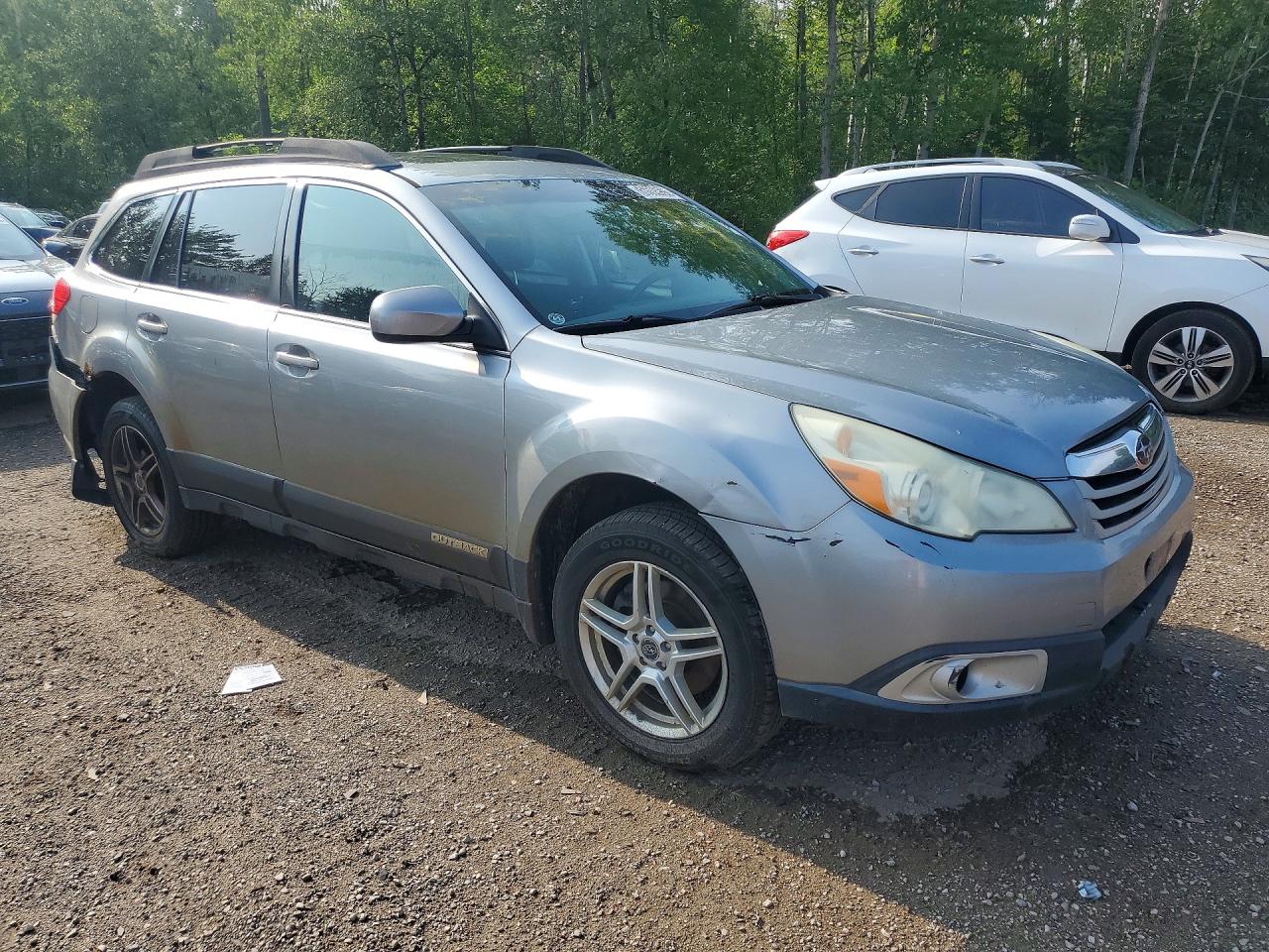 2011 Subaru Outback 3.6r Premium Silver vin: 4S4BRJGC8B2401853