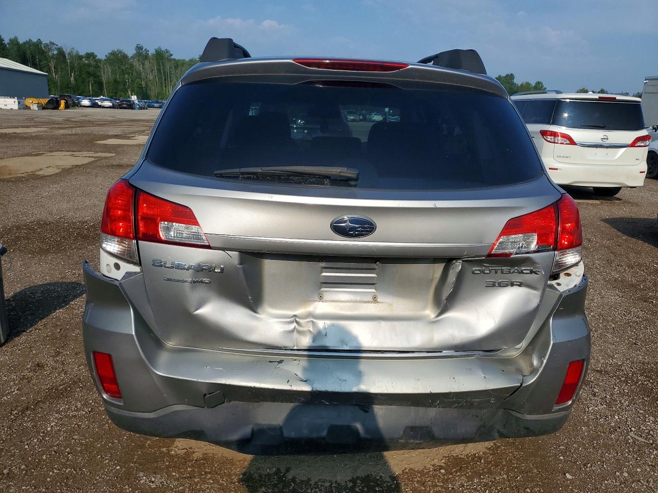 2011 Subaru Outback 3.6r Premium Silver vin: 4S4BRJGC8B2401853