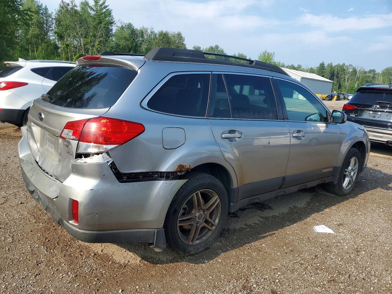 2011 Subaru Outback 3.6r Premium Silver vin: 4S4BRJGC8B2401853