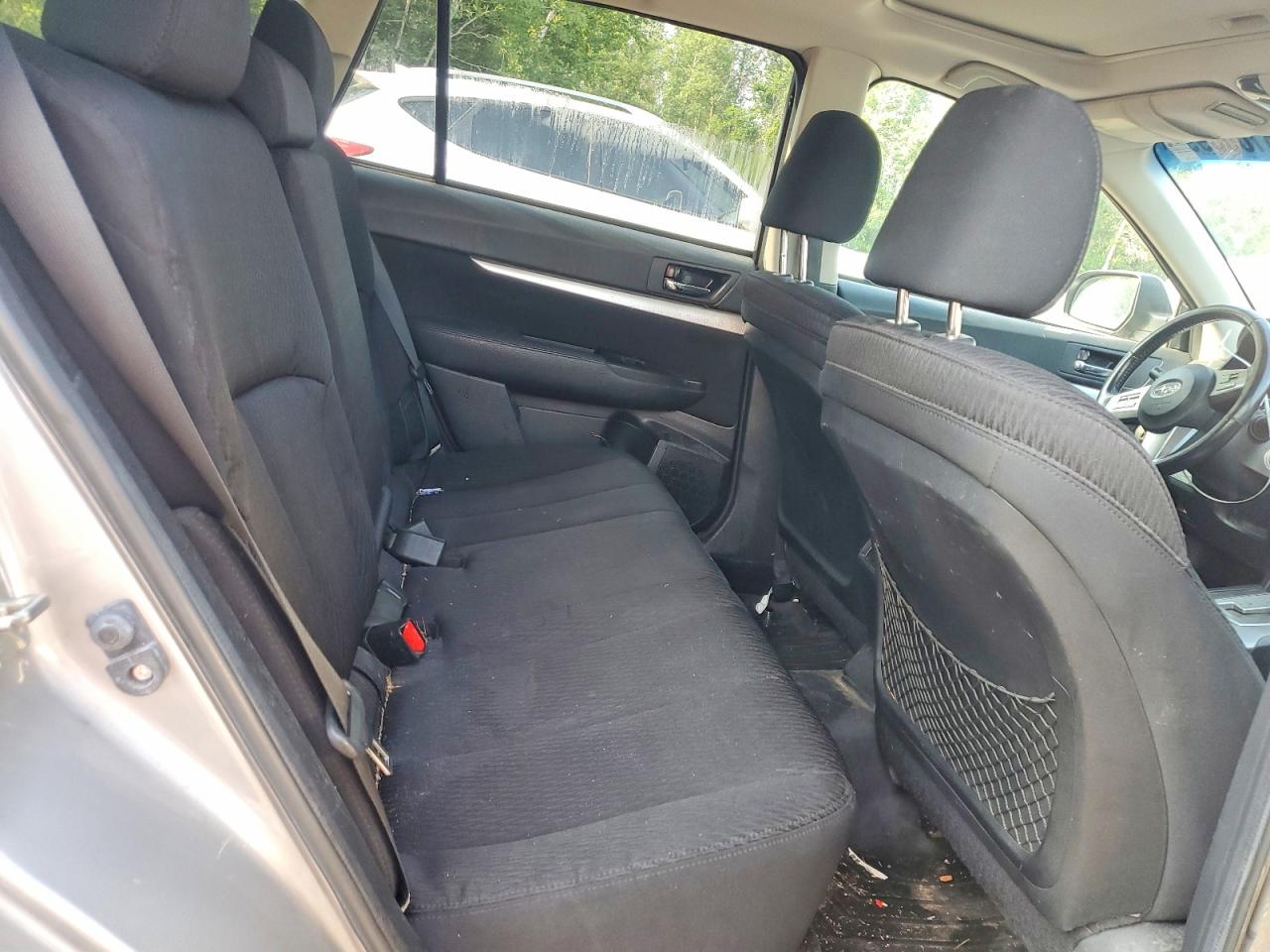 2011 Subaru Outback 3.6r Premium Silver vin: 4S4BRJGC8B2401853
