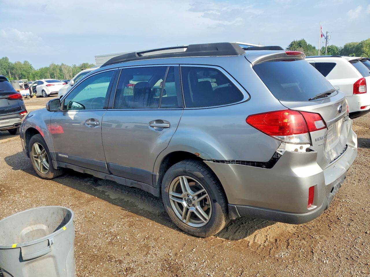 2011 Subaru Outback 3.6r Premium Silver vin: 4S4BRJGC8B2401853