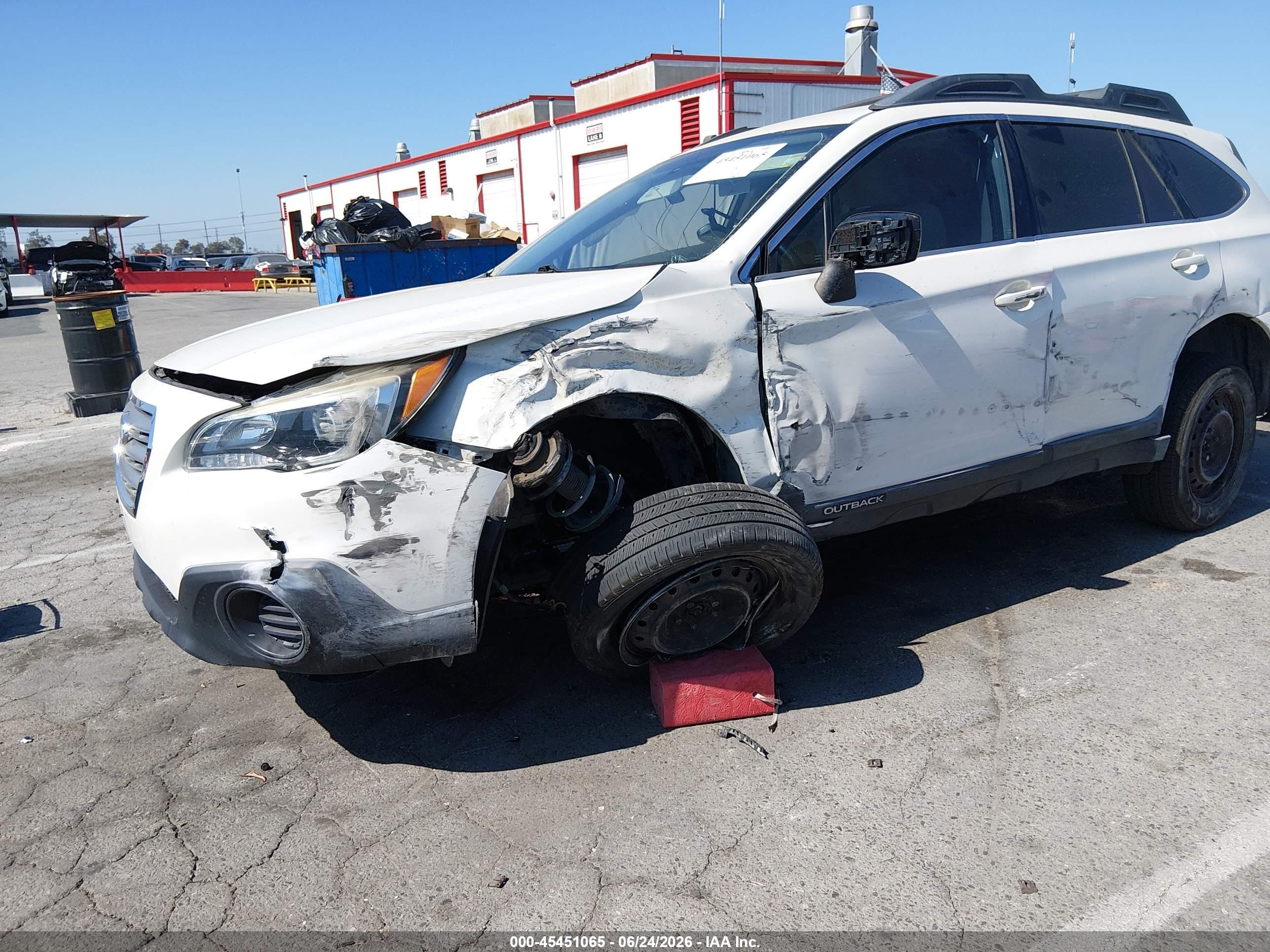 2015 Subaru Outback 2.5i Белый vin: 4S4BSAAC0F3214944