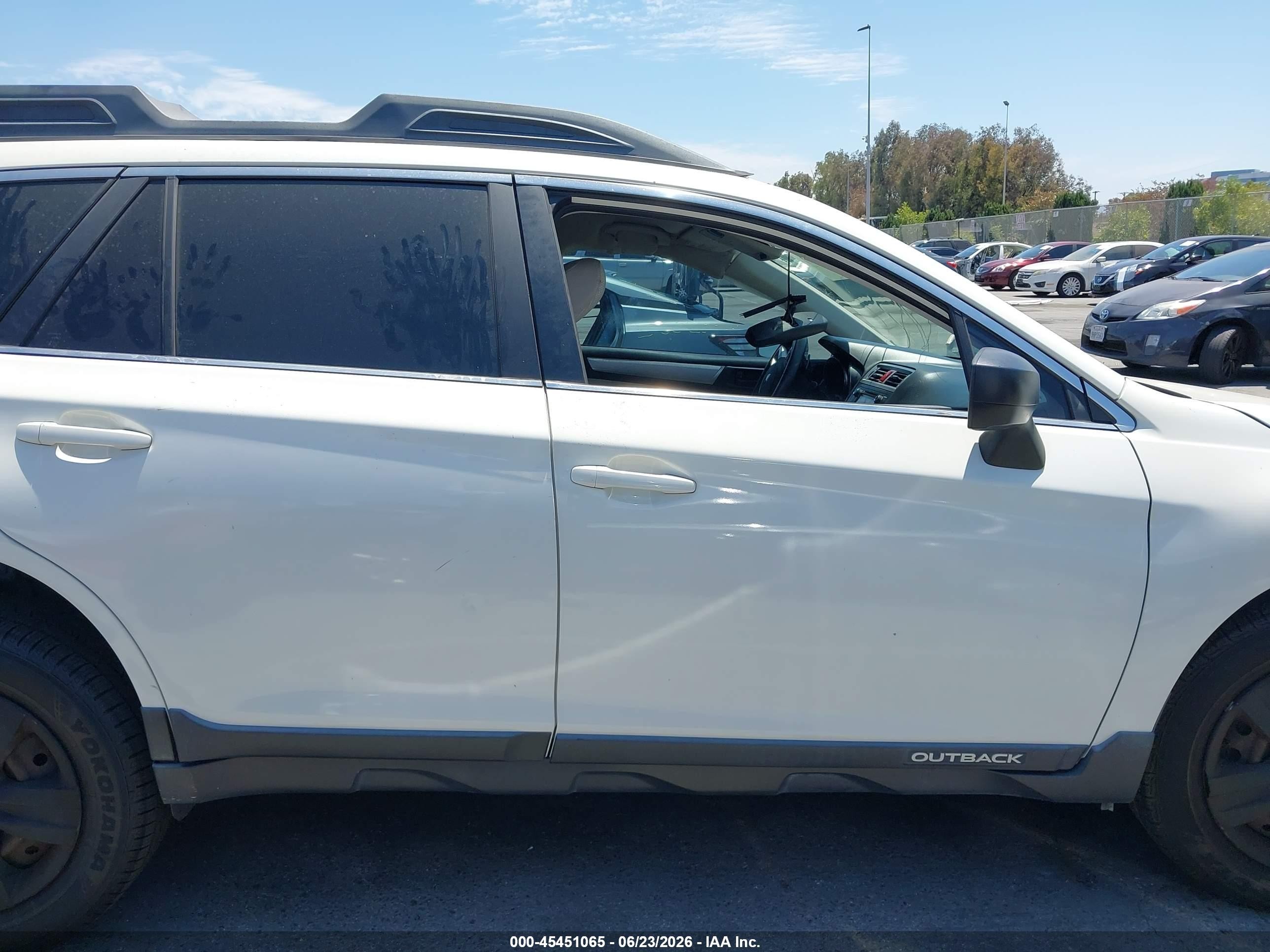 2015 Subaru Outback 2.5i Белый vin: 4S4BSAAC0F3214944