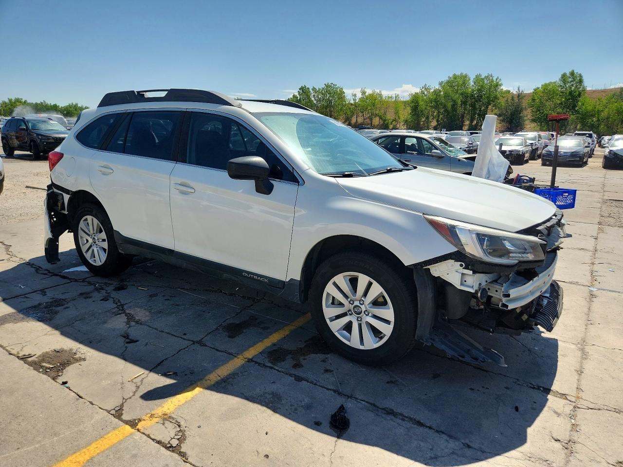 2018 Subaru Outback 2.5i White vin: 4S4BSAAC0J3392846