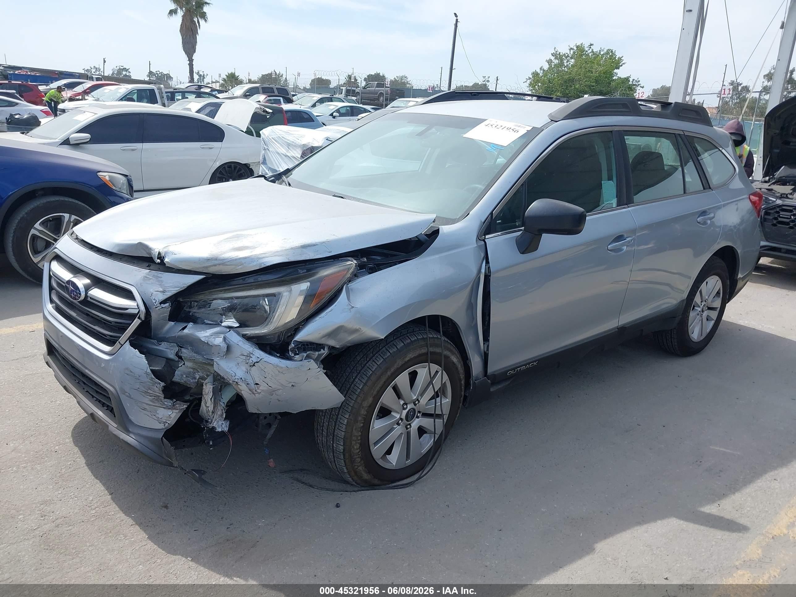 2018 Subaru Outback 2.5i Light Blue vin: 4S4BSAAC2J3329053