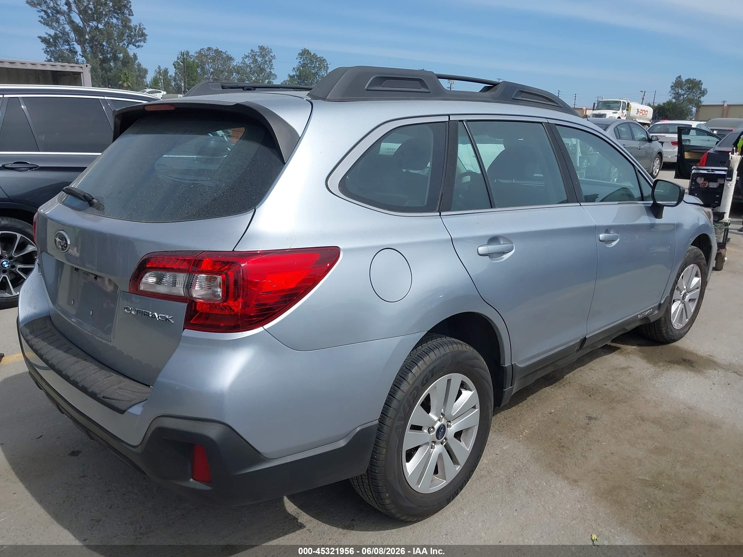 2018 Subaru Outback 2.5i Light Blue vin: 4S4BSAAC2J3329053