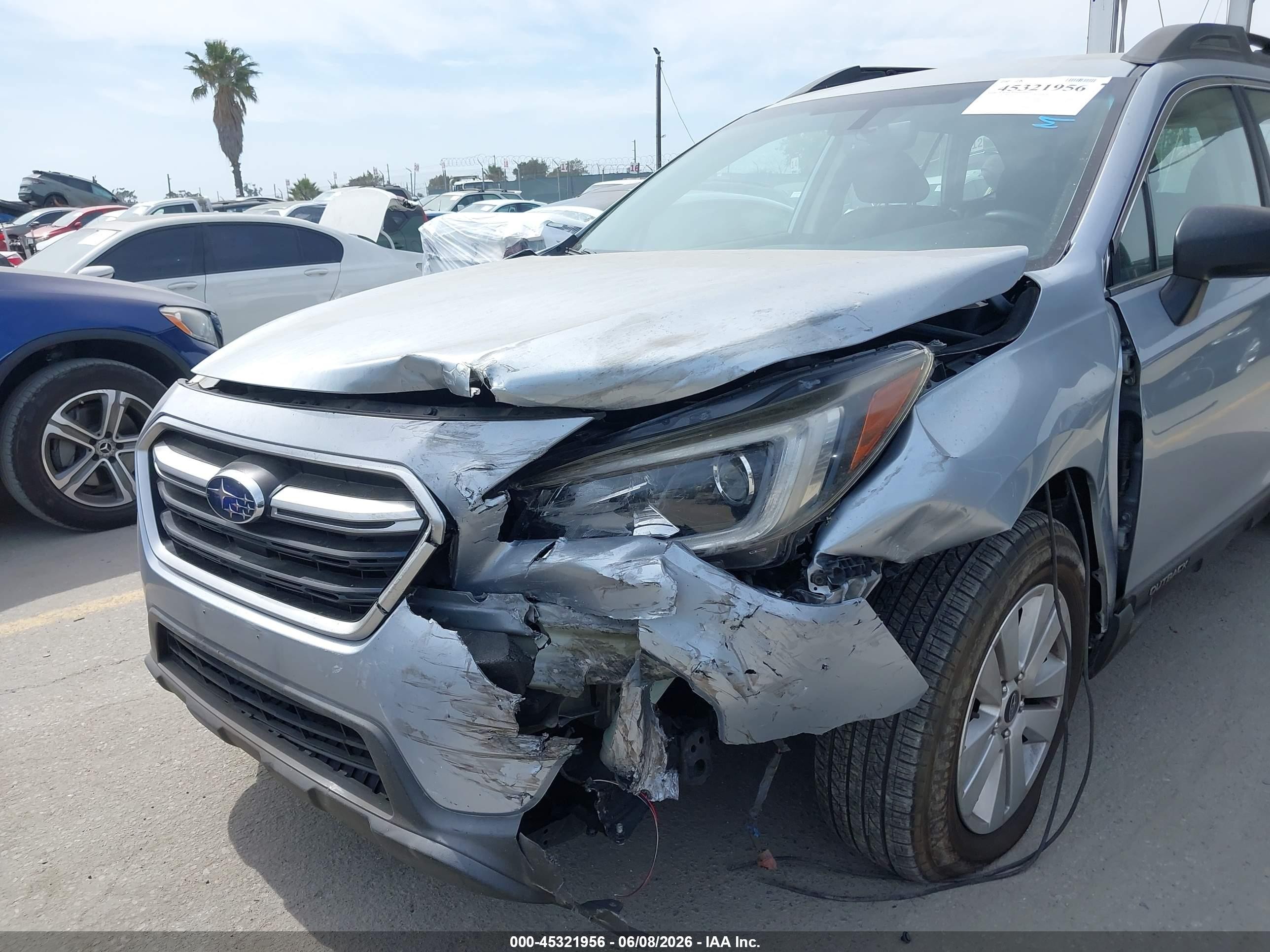 2018 Subaru Outback 2.5i Light Blue vin: 4S4BSAAC2J3329053
