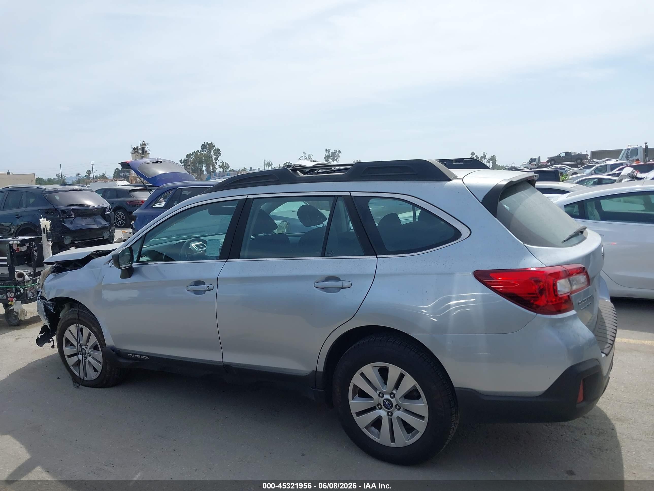 2018 Subaru Outback 2.5i Light Blue vin: 4S4BSAAC2J3329053