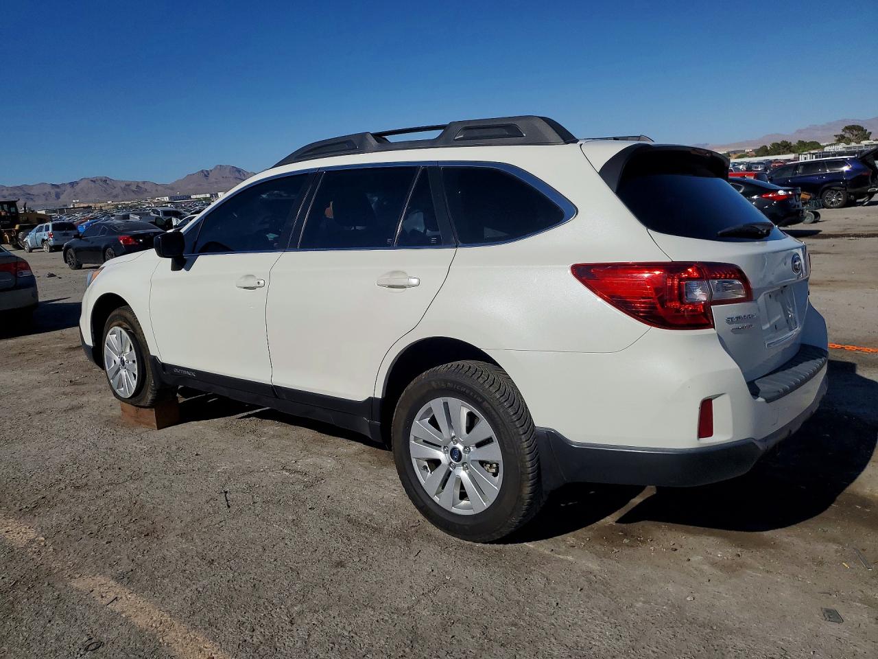 2017 Subaru Outback 2.5i White vin: 4S4BSAAC3H3215850