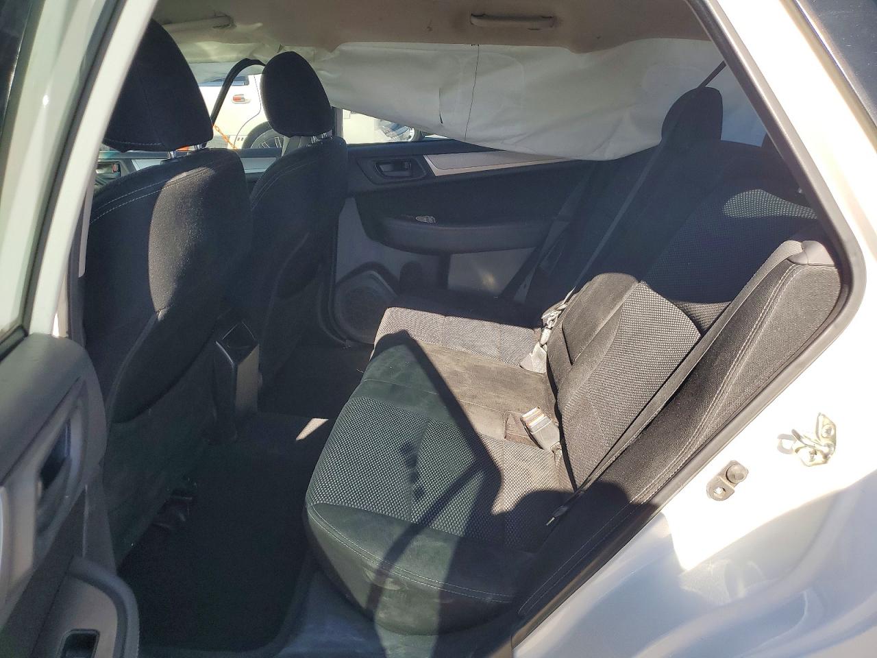 2017 Subaru Outback 2.5i White vin: 4S4BSAAC3H3215850