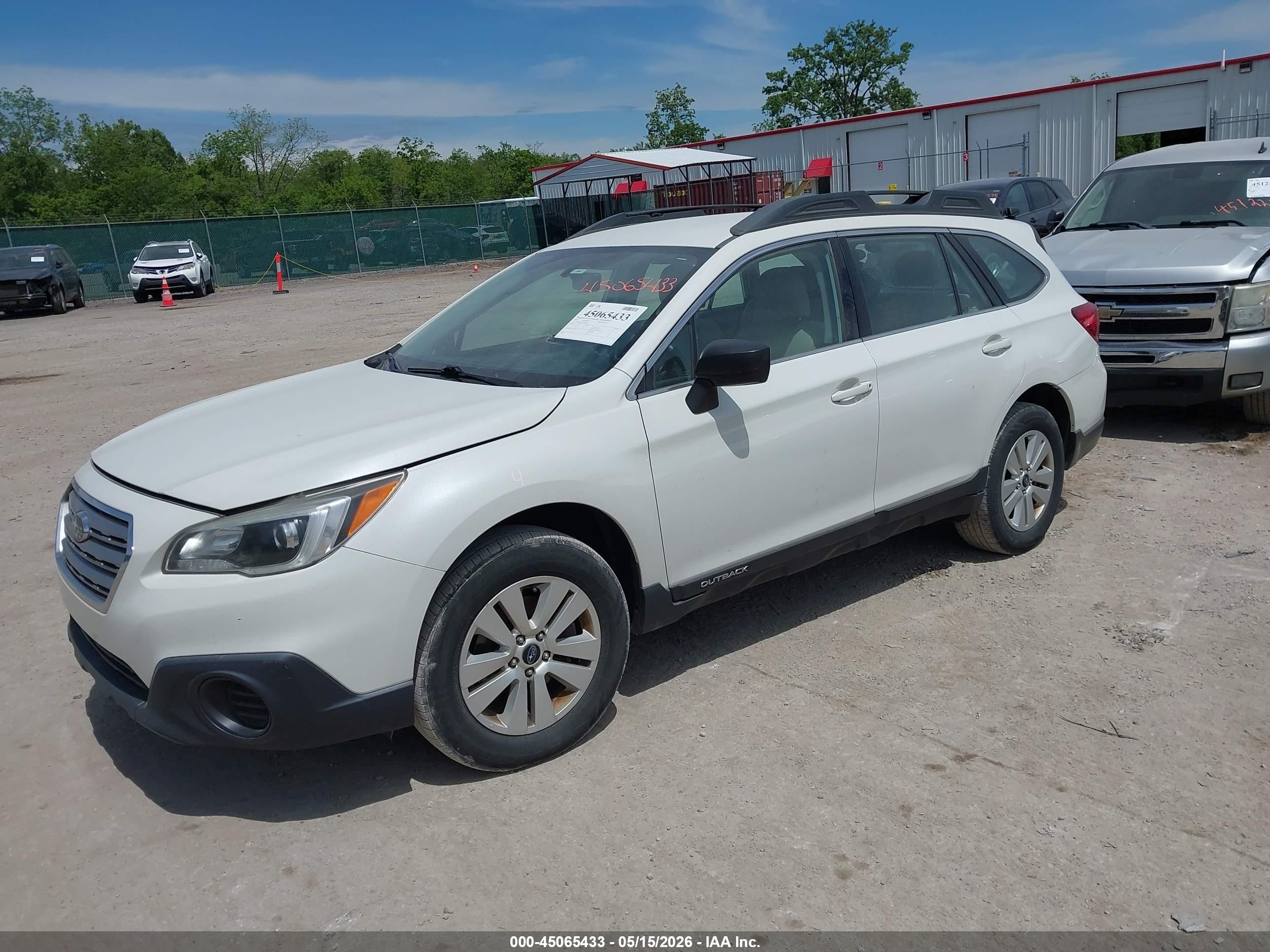 2017 Subaru Outback 2.5i White vin: 4S4BSAAC3H3388722