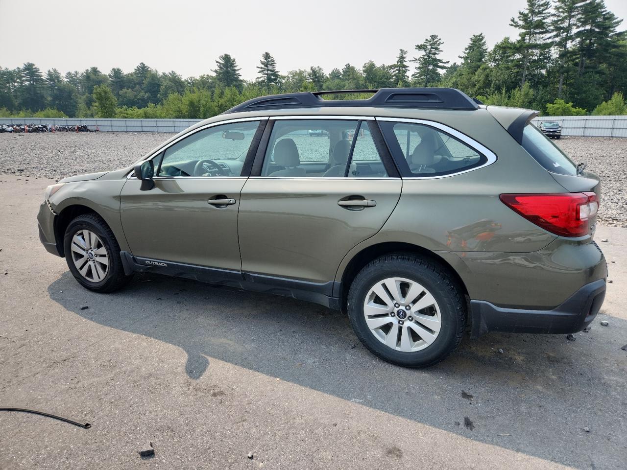 2018 Subaru Outback 2.5i Green vin: 4S4BSAAC7J3260862