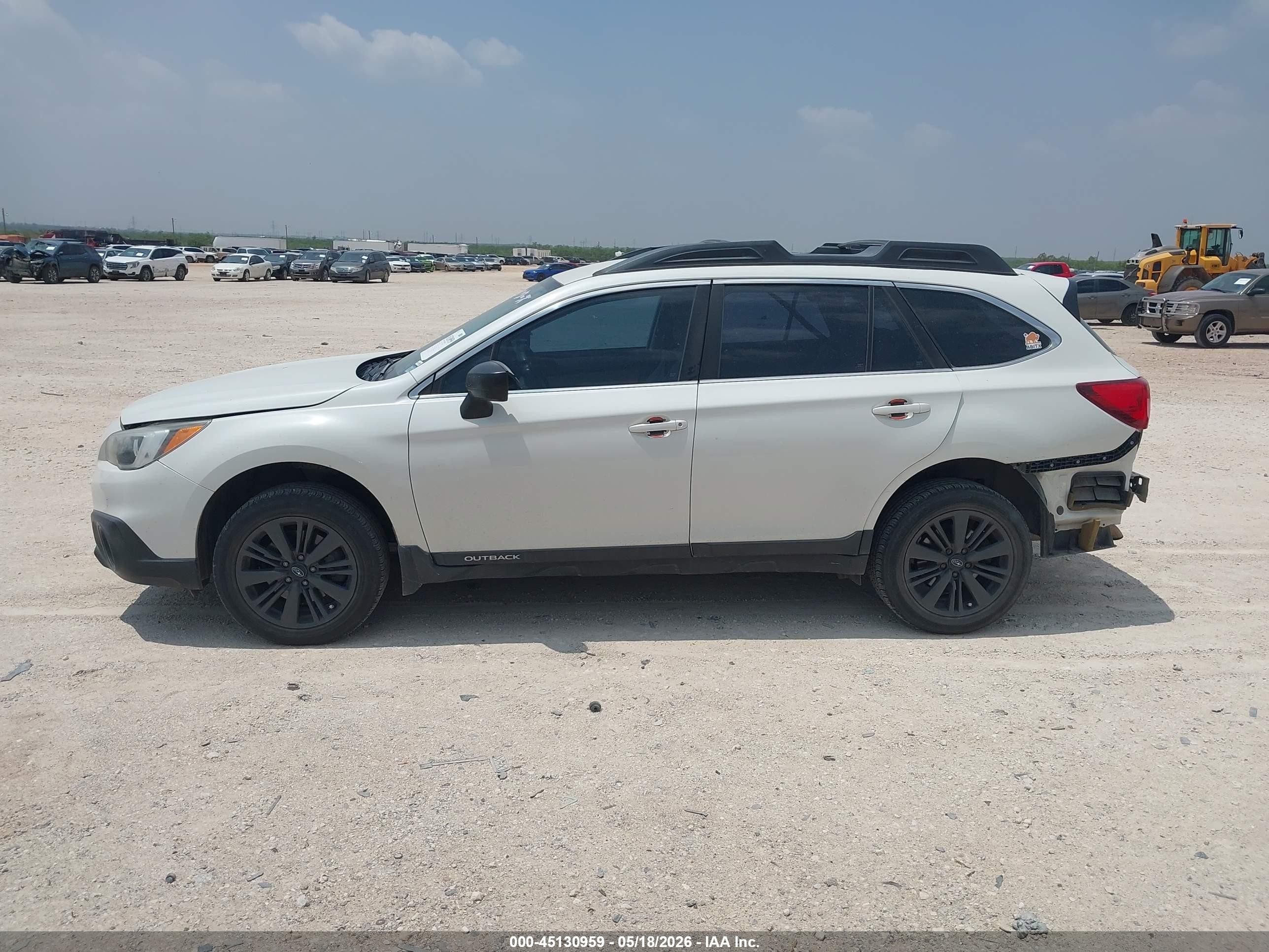 2015 Subaru Outback 2.5i White vin: 4S4BSAAC9F3252186