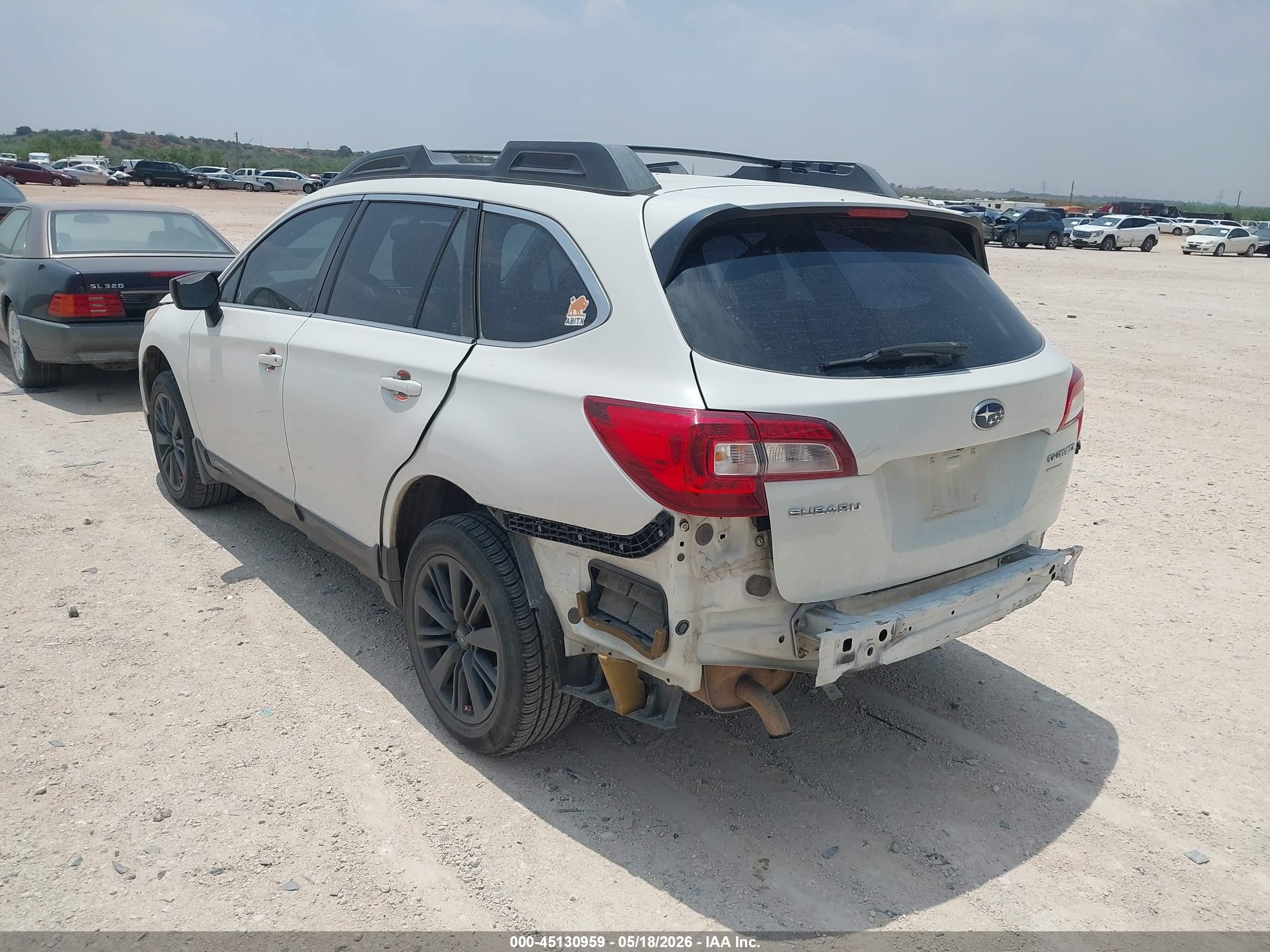 2015 Subaru Outback 2.5i White vin: 4S4BSAAC9F3252186