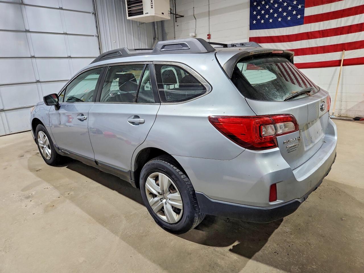 2015 Subaru Outback 2.5i Серебряный vin: 4S4BSAACXF3309656