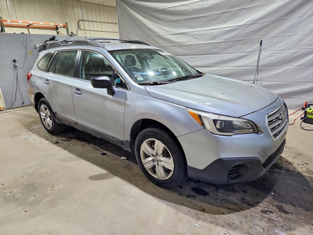 2015 Subaru Outback 2.5i Серебряный vin: 4S4BSAACXF3309656