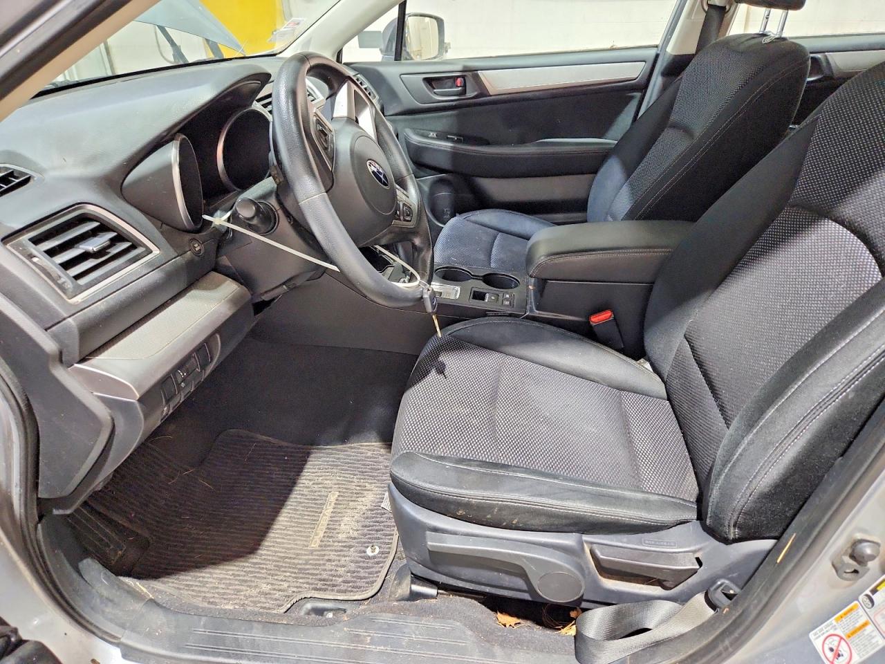 2015 Subaru Outback 2.5i Серебряный vin: 4S4BSAACXF3309656