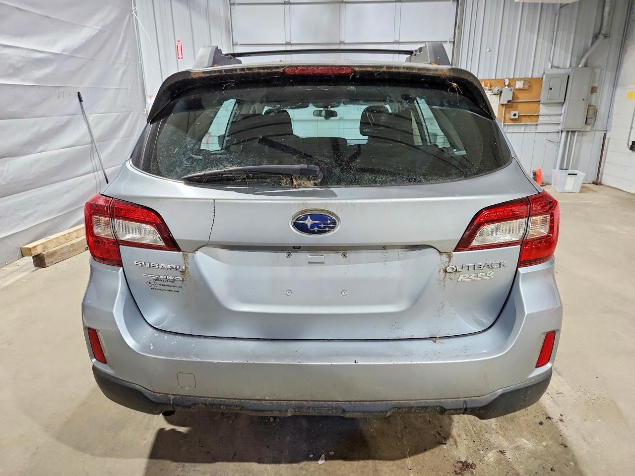 2015 Subaru Outback 2.5i Серебряный vin: 4S4BSAACXF3309656