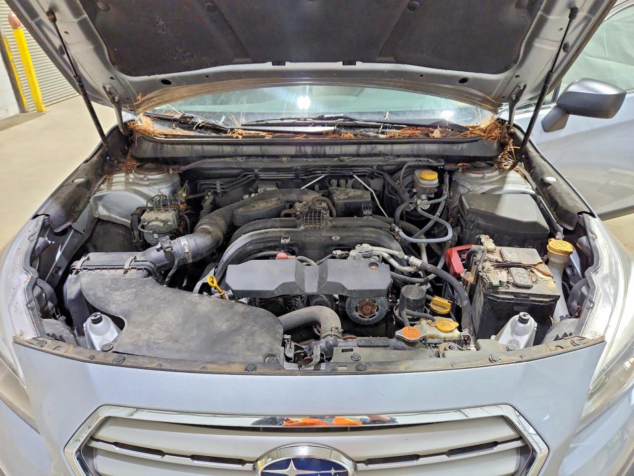 2015 Subaru Outback 2.5i Серебряный vin: 4S4BSAACXF3309656