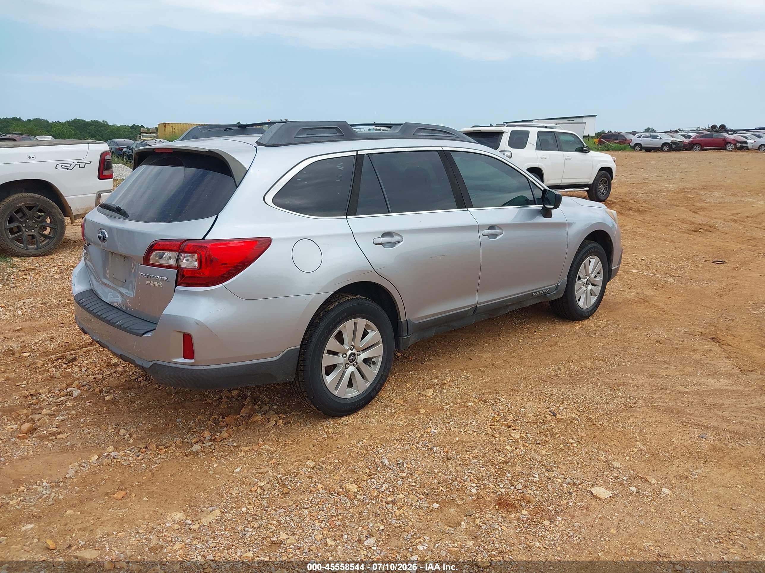 2017 Subaru Outback 2.5i Серебряный vin: 4S4BSAACXH3396543