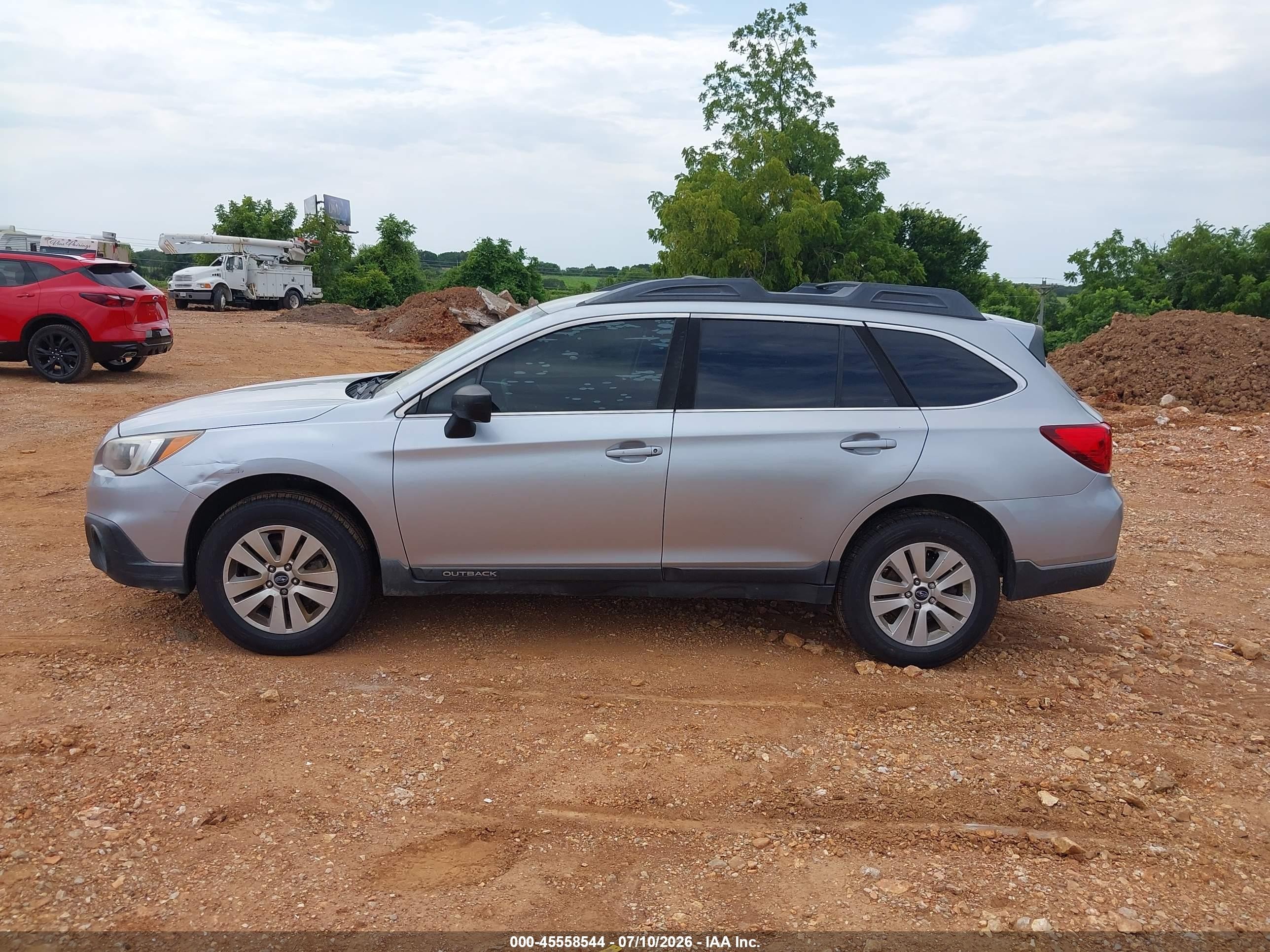 2017 Subaru Outback 2.5i Серебряный vin: 4S4BSAACXH3396543