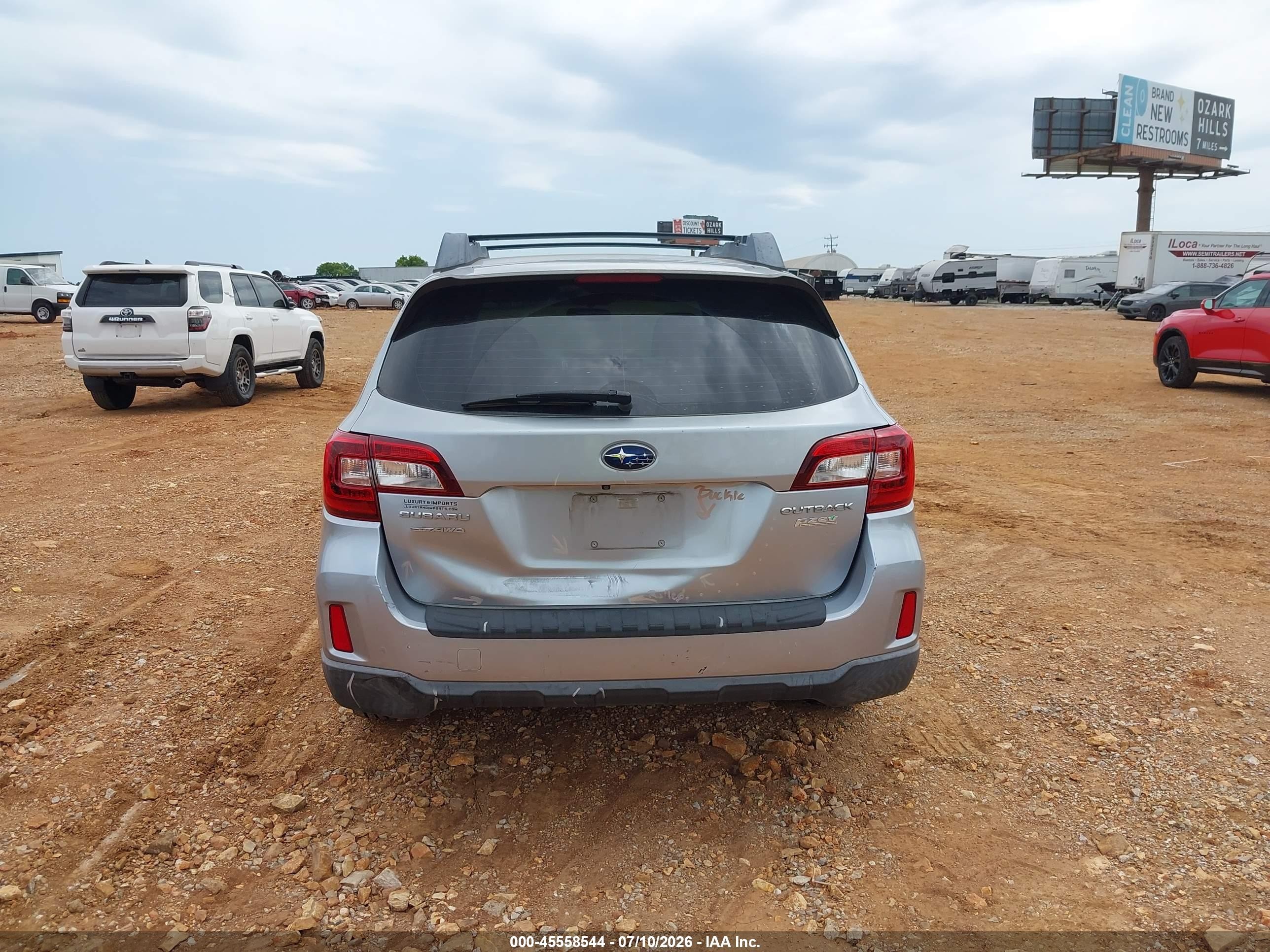2017 Subaru Outback 2.5i Серебряный vin: 4S4BSAACXH3396543