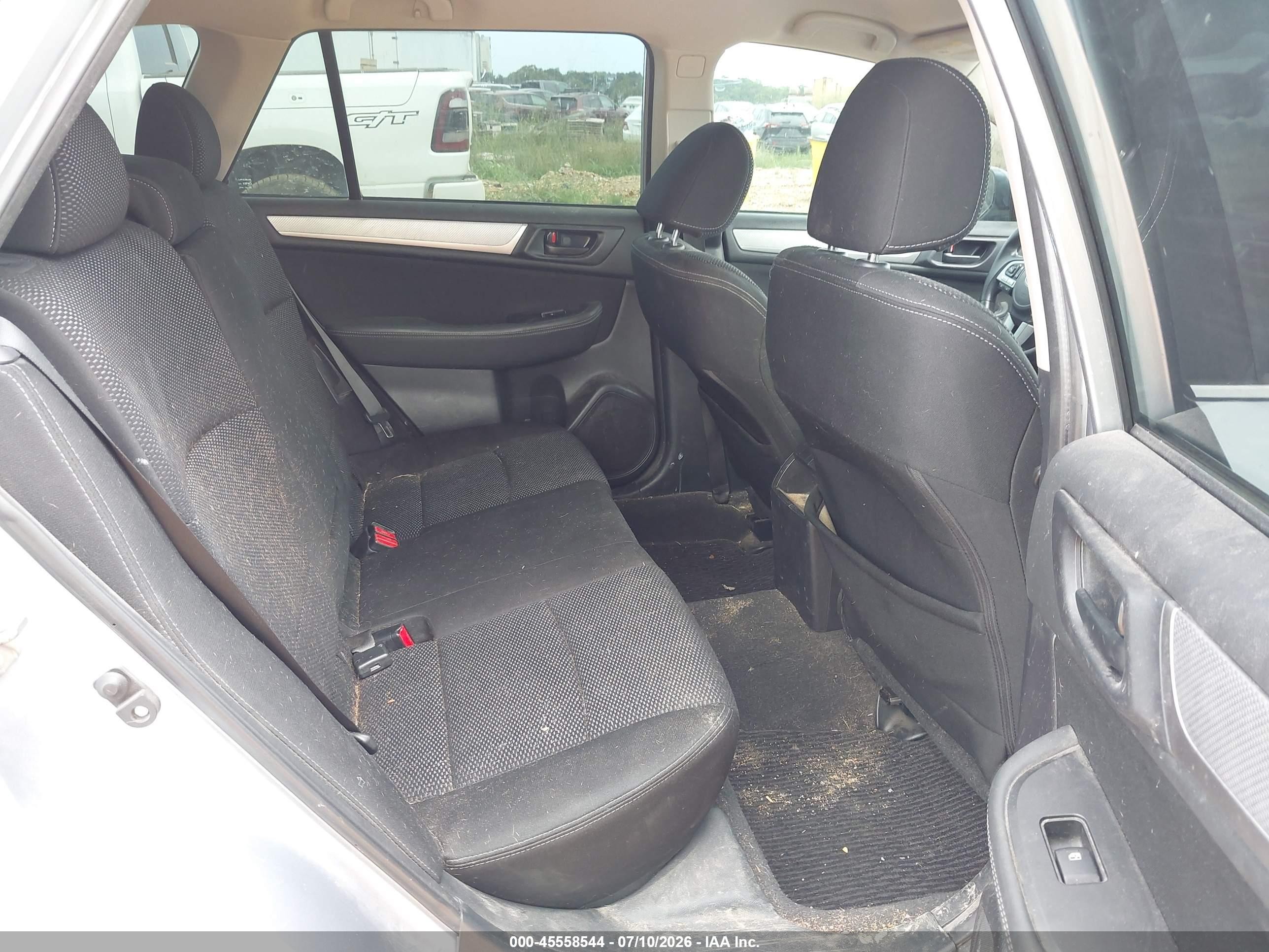 2017 Subaru Outback 2.5i Серебряный vin: 4S4BSAACXH3396543