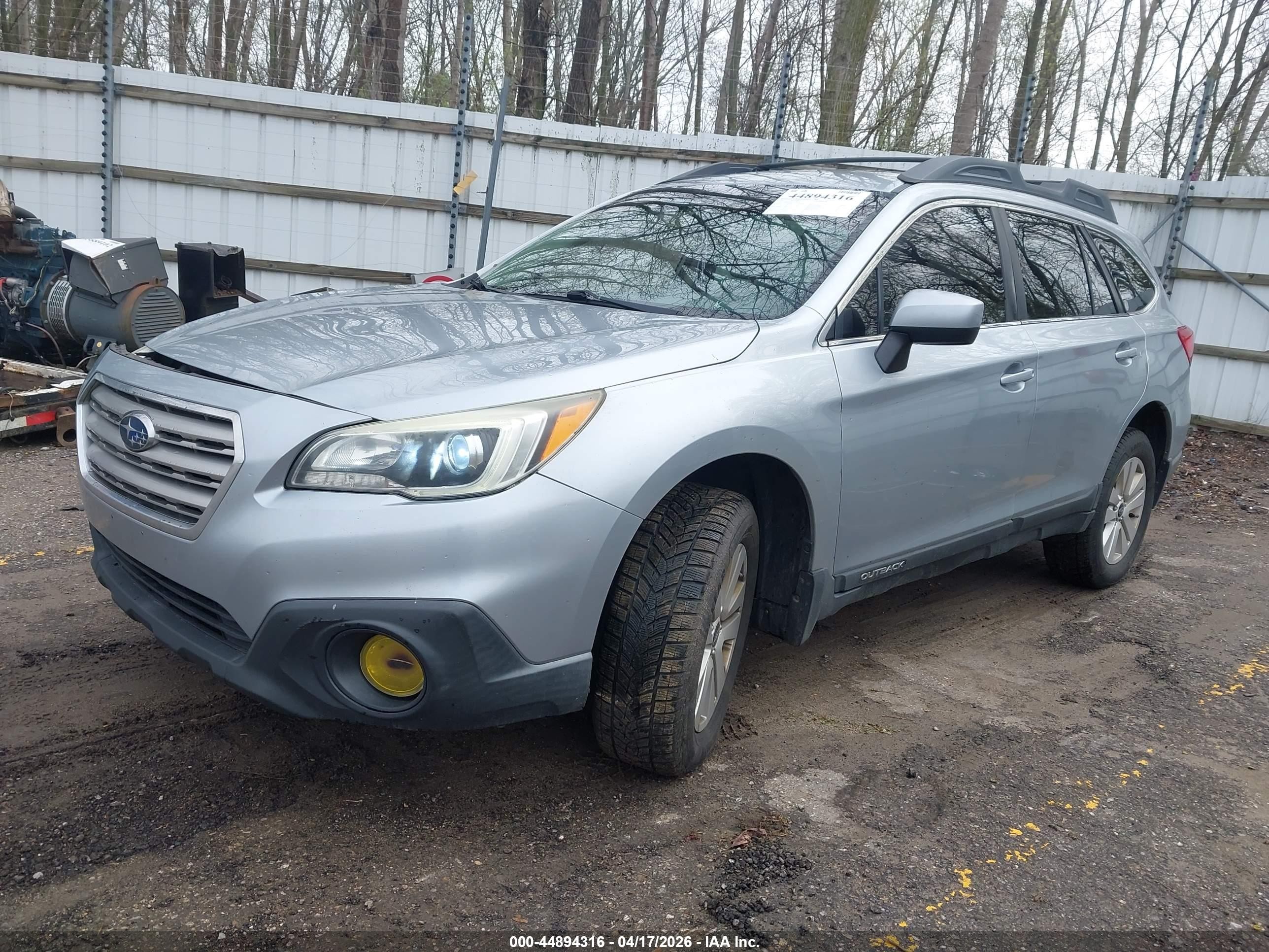 2015 Subaru Outback 2.5i Premium Silver vin: 4S4BSACC0F3210129