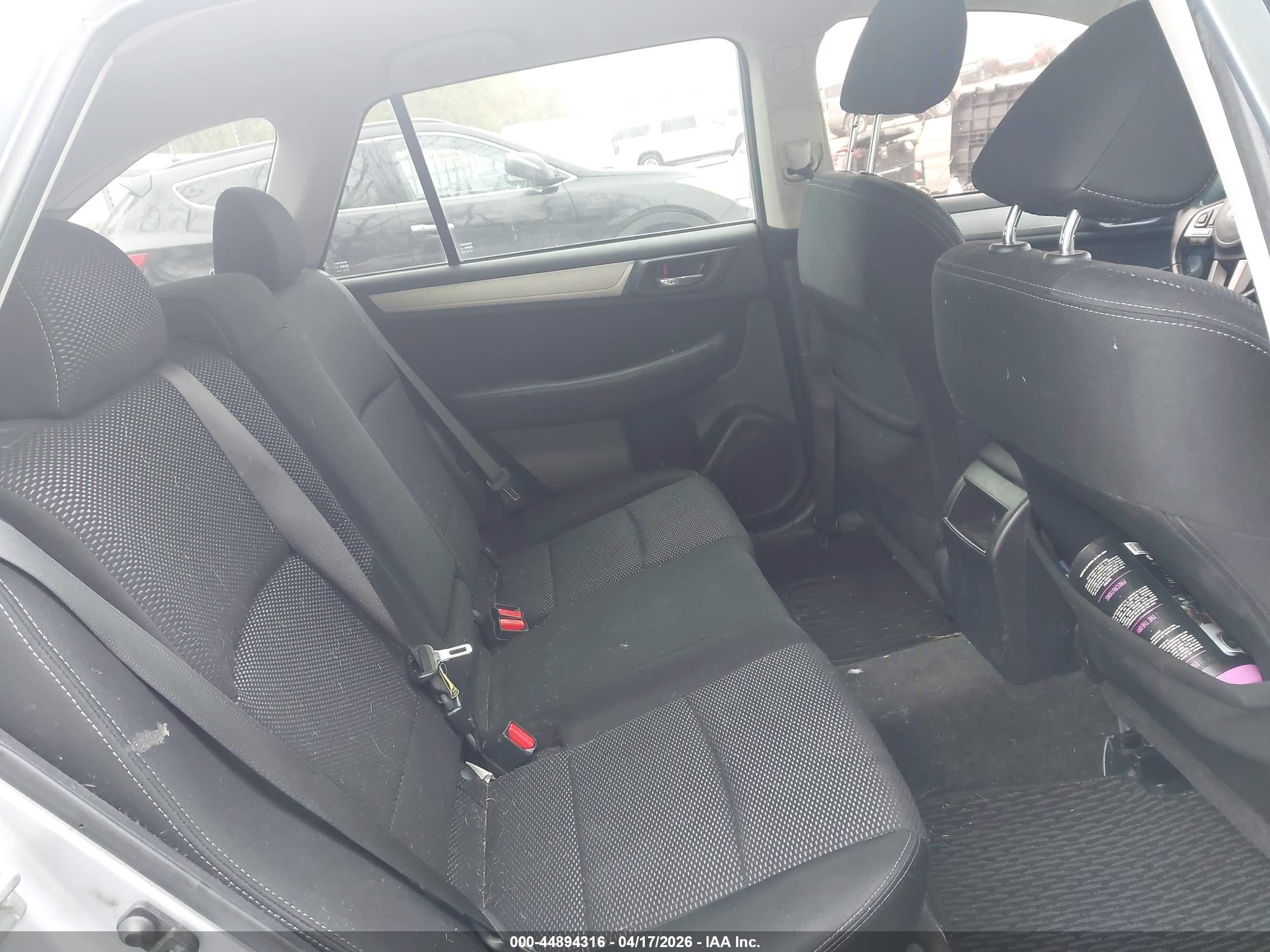 2015 Subaru Outback 2.5i Premium Silver vin: 4S4BSACC0F3210129