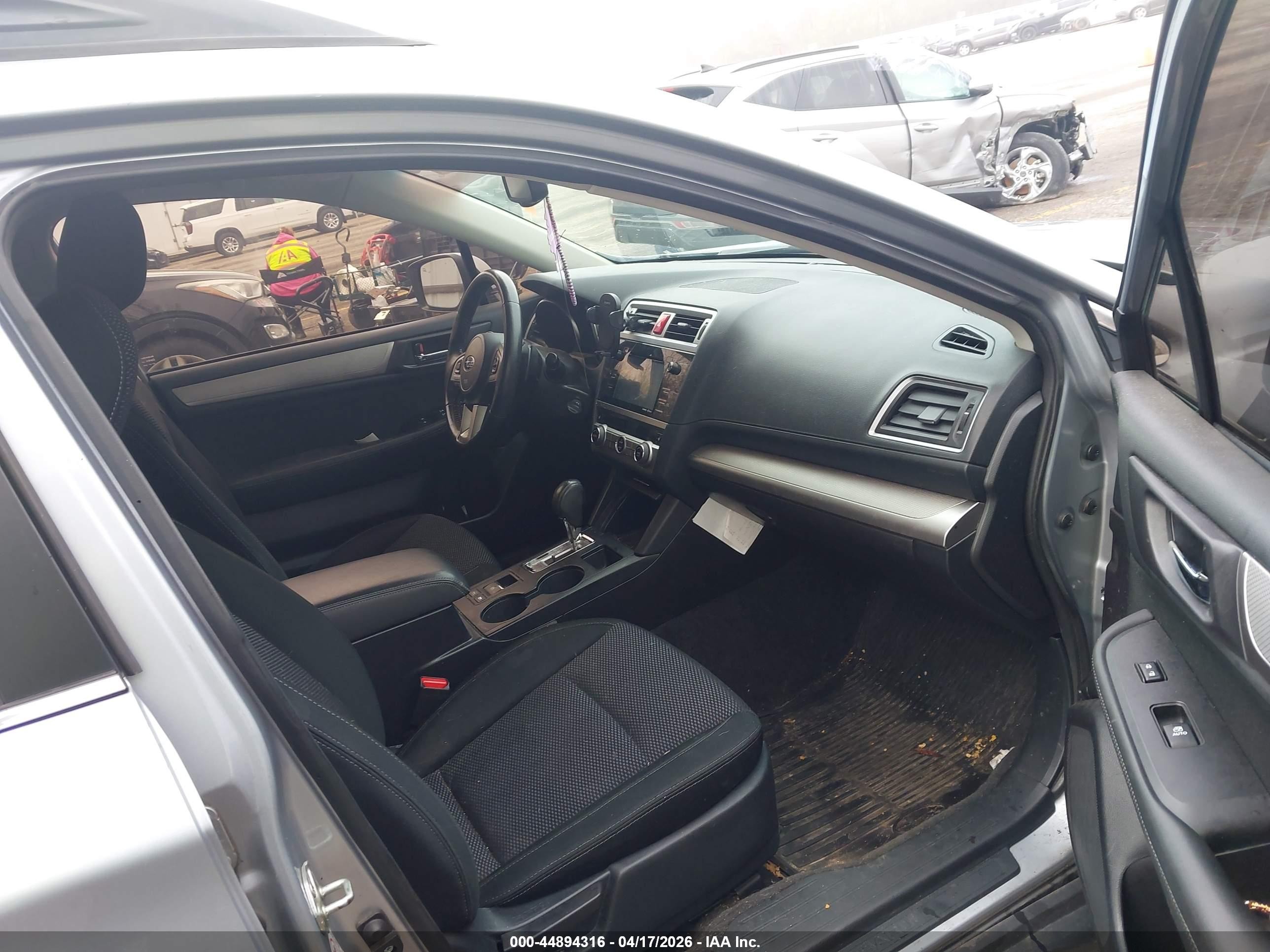 2015 Subaru Outback 2.5i Premium Silver vin: 4S4BSACC0F3210129