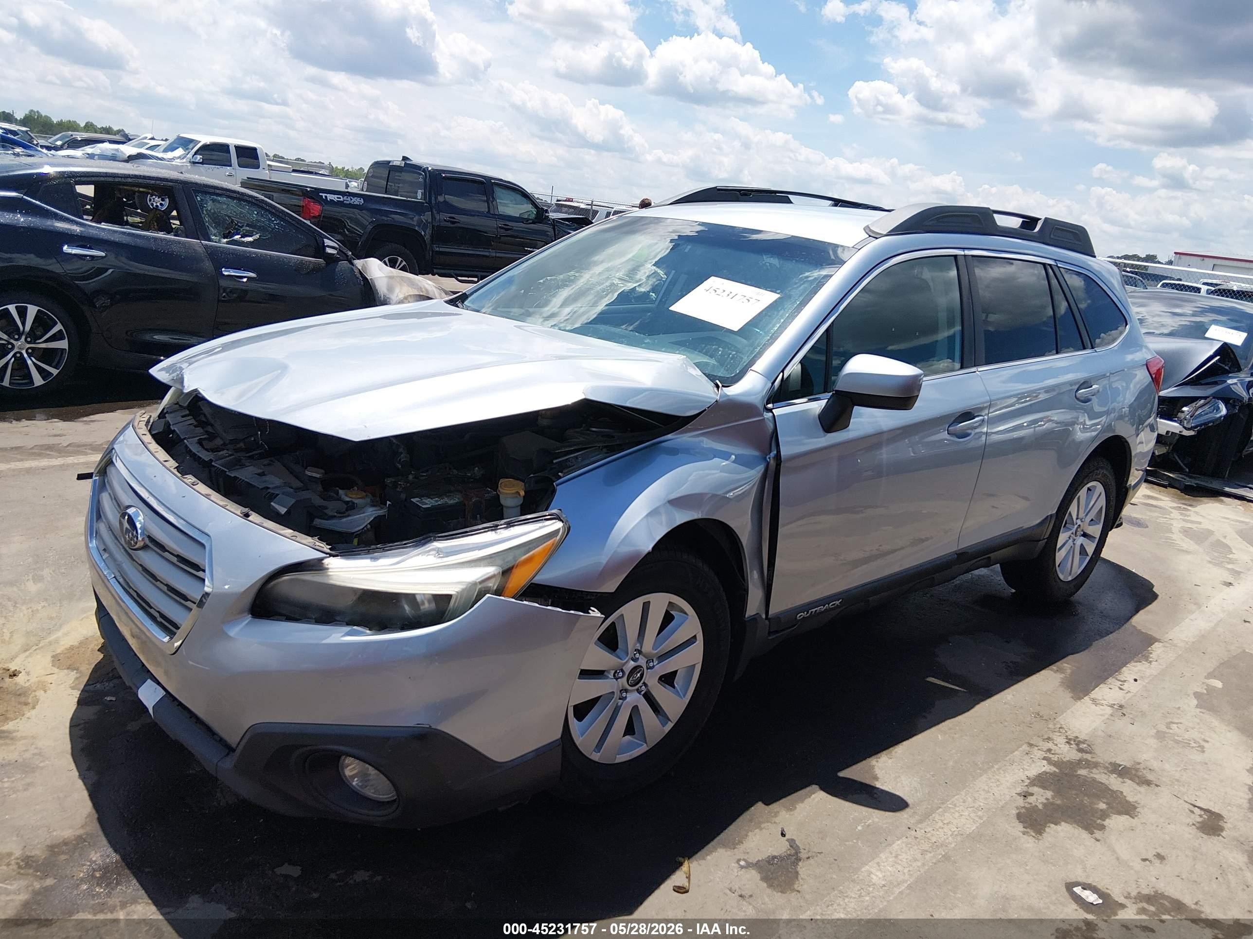 2015 Subaru Outback 2.5i Premium Silver vin: 4S4BSACC0F3224693