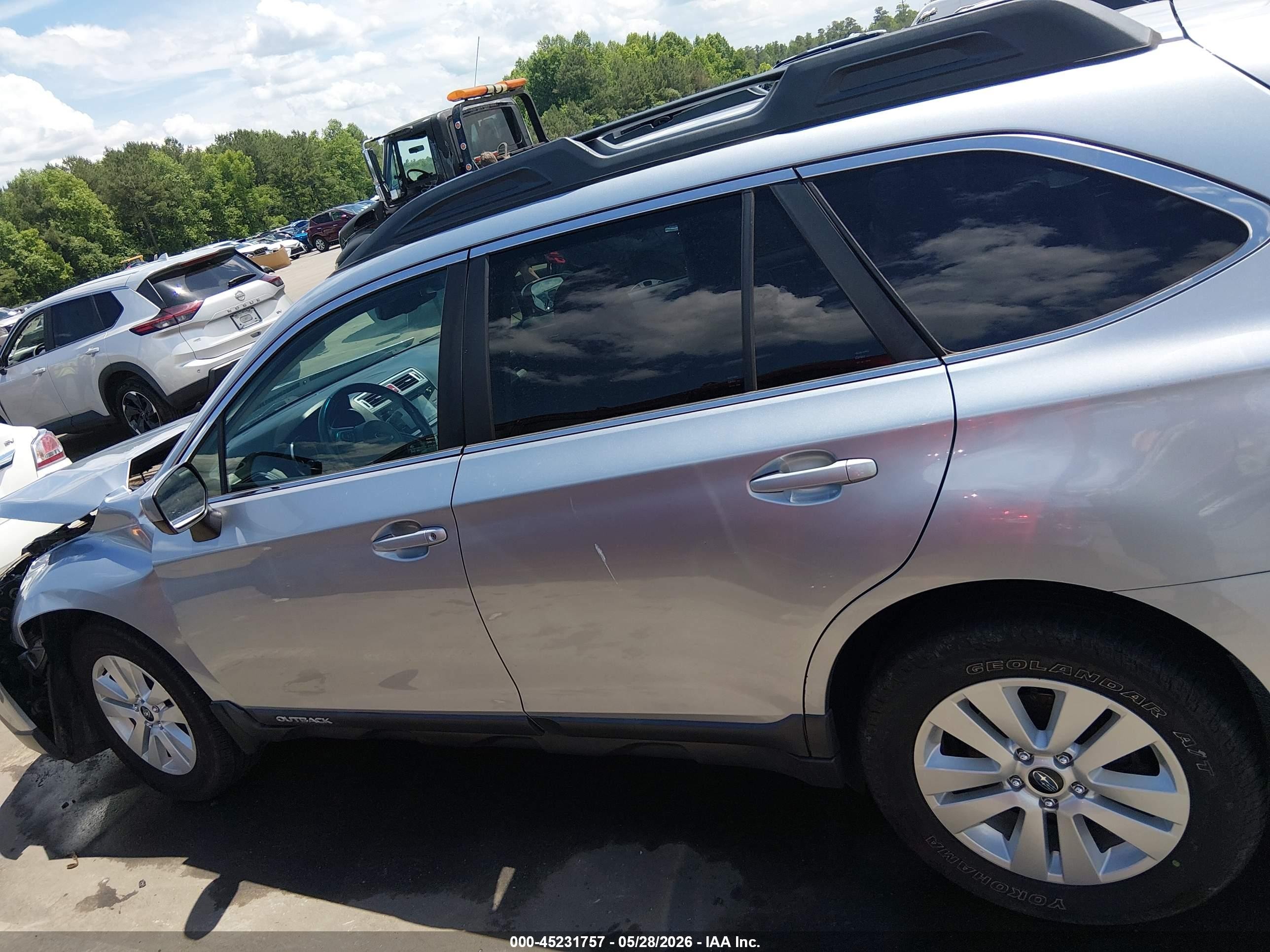2015 Subaru Outback 2.5i Premium Silver vin: 4S4BSACC0F3224693
