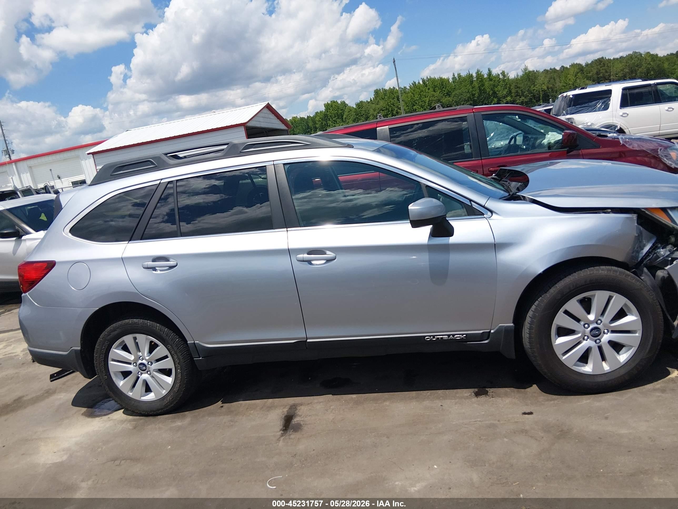 2015 Subaru Outback 2.5i Premium Silver vin: 4S4BSACC0F3224693