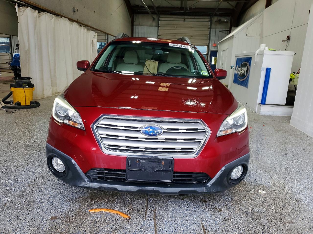 2015 Subaru Outback 2.5i Premium Burgundy vin: 4S4BSACC0F3253076