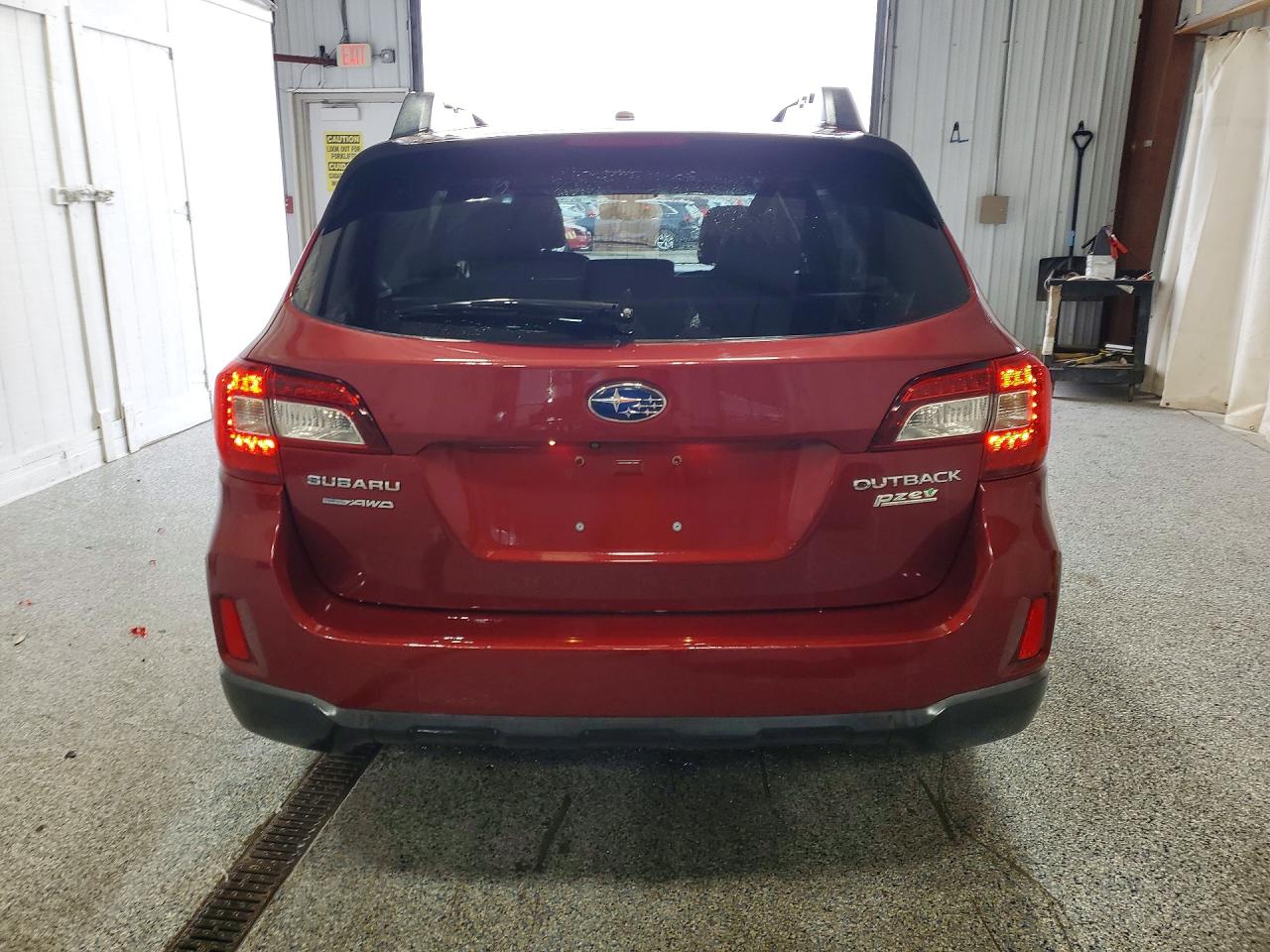 2015 Subaru Outback 2.5i Premium Burgundy vin: 4S4BSACC0F3253076