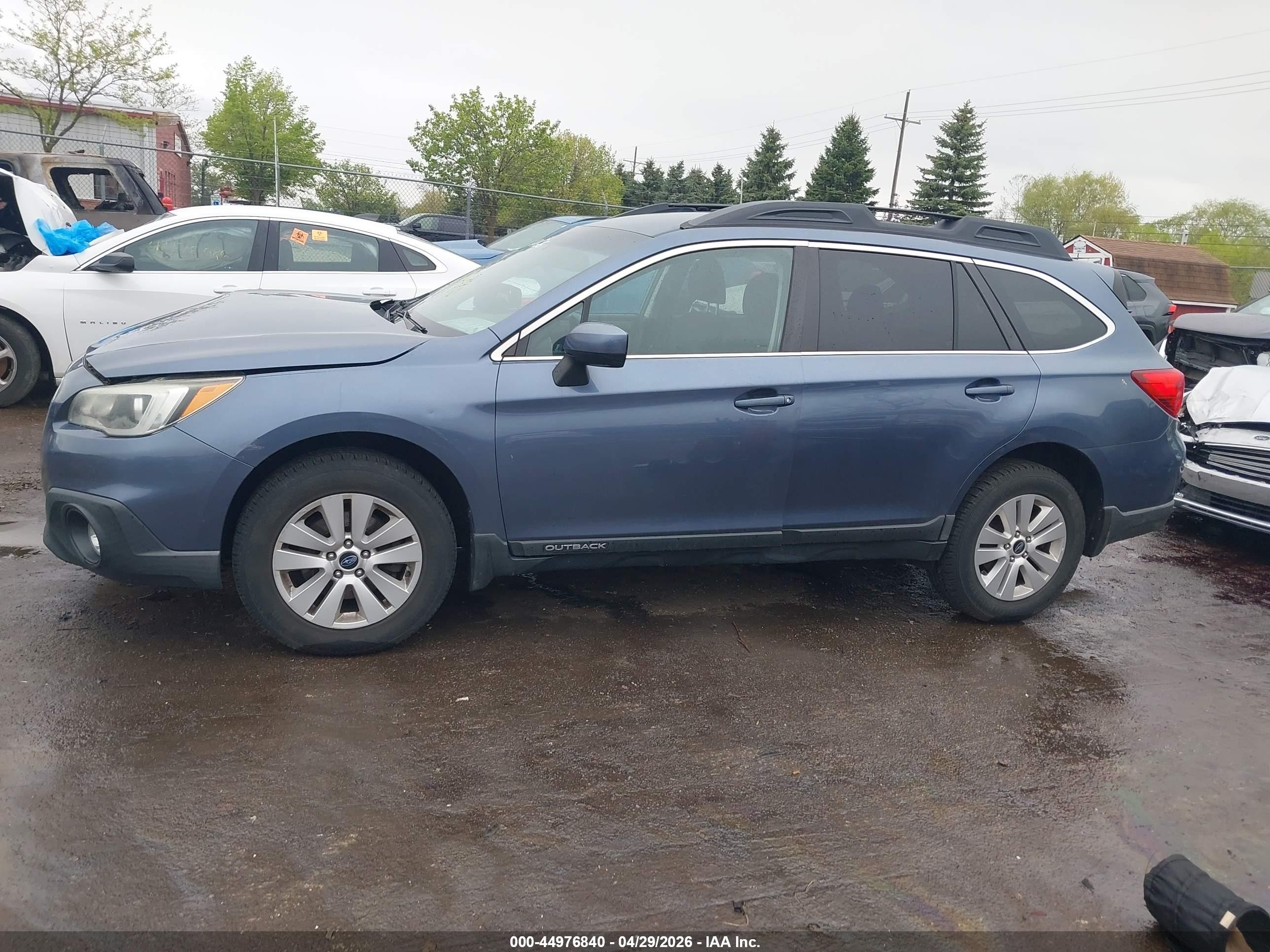 2015 Subaru Outback 2.5i Premium Blue vin: 4S4BSACC1F3260912