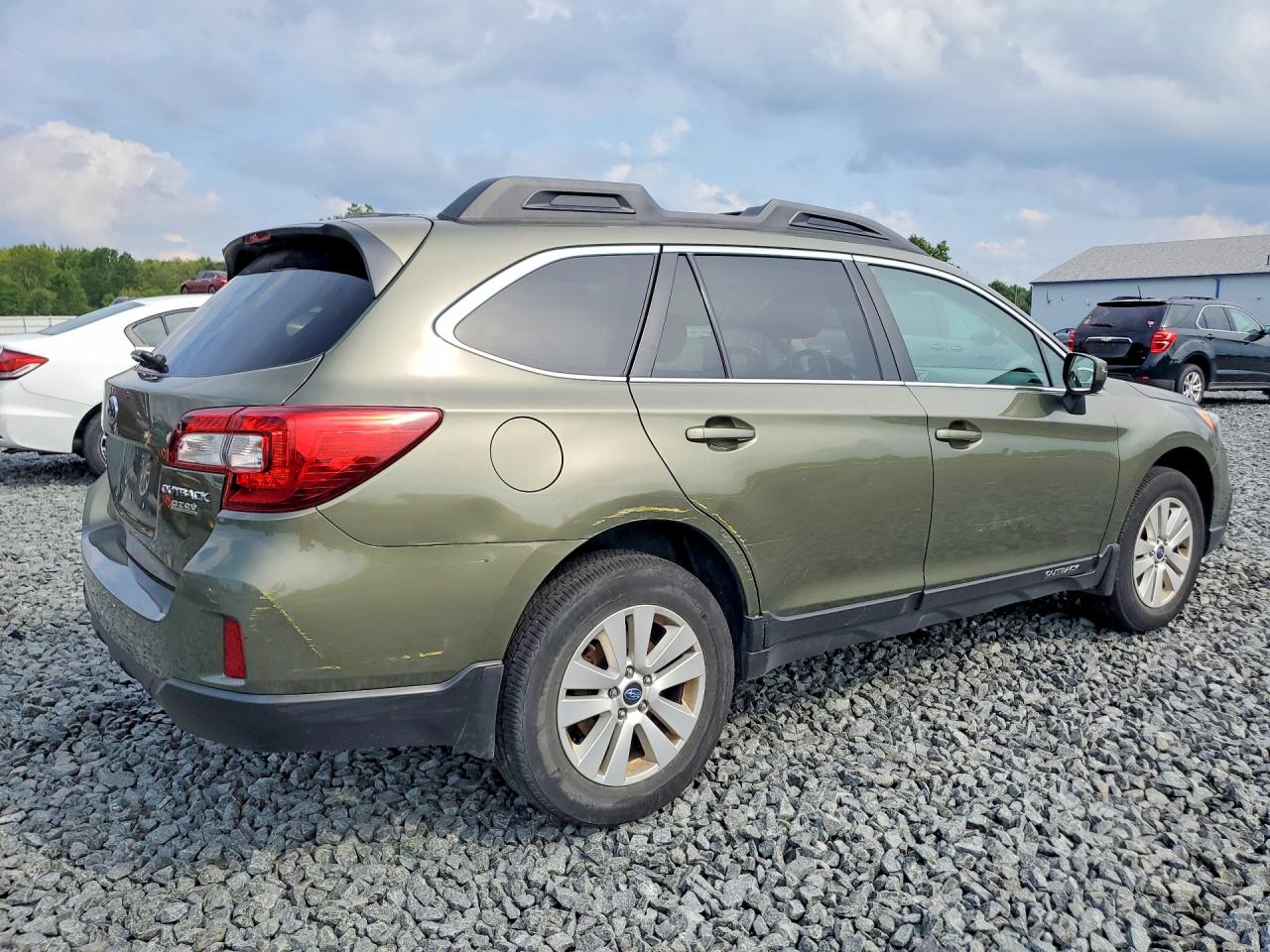 2015 Subaru Outback 2.5i Premium Green vin: 4S4BSACC1F3272428
