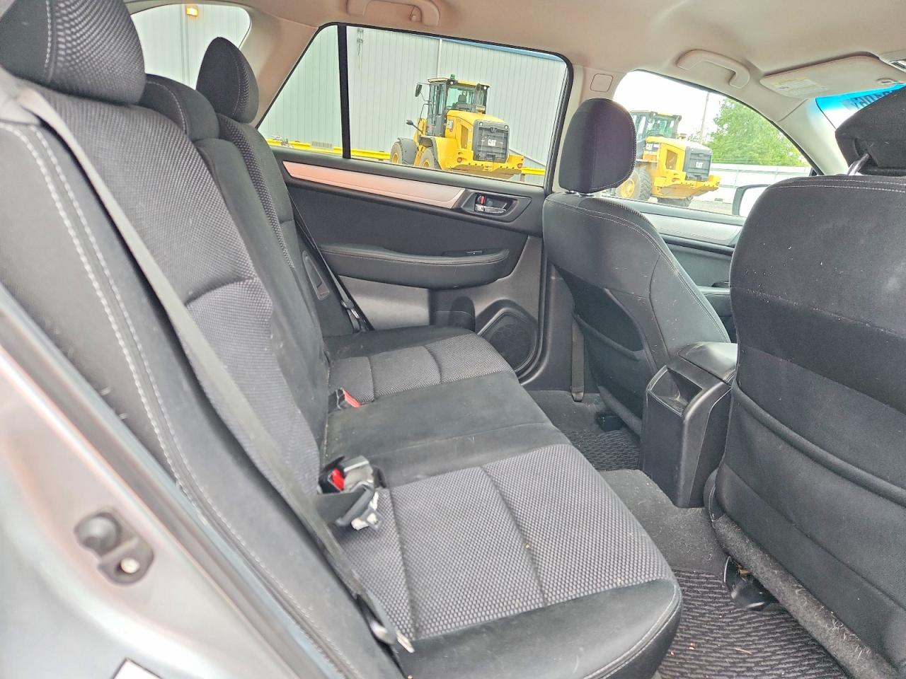 2015 Subaru Outback 2.5i Premium Silver vin: 4S4BSACC1F3335527