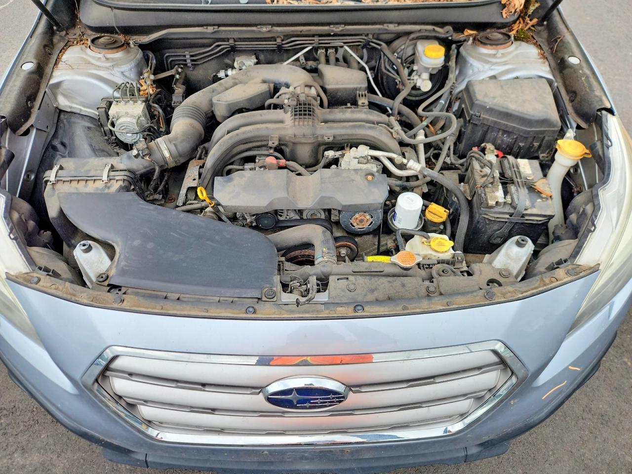 2015 Subaru Outback 2.5i Premium Silver vin: 4S4BSACC1F3335527