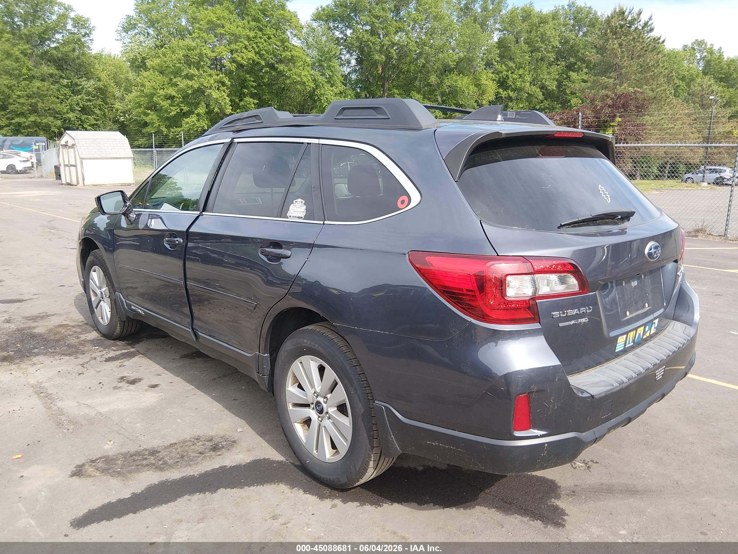 2017 Subaru Outback 2.5i Premium Gray vin: 4S4BSACC1H3313286