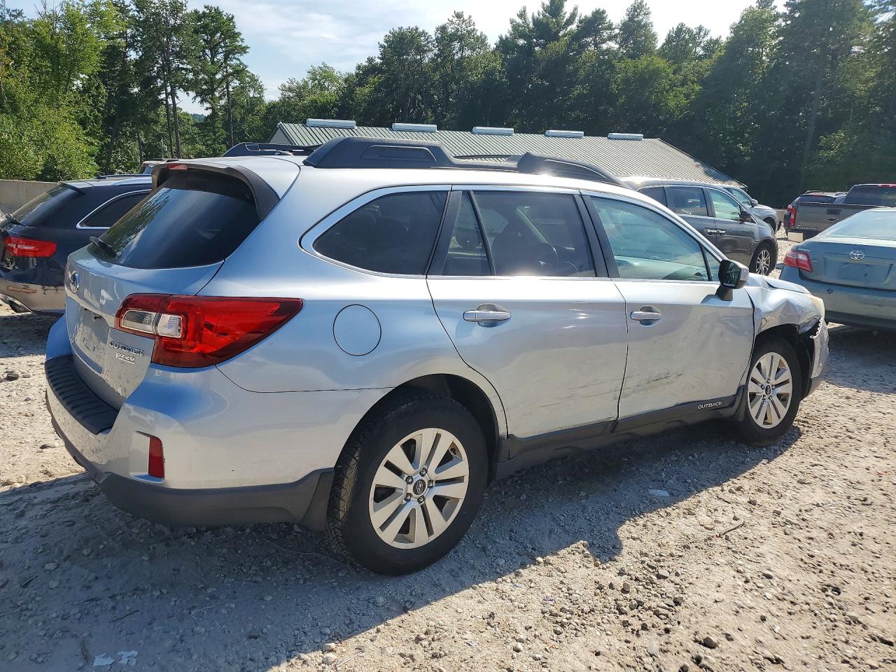 2015 Subaru Outback 2.5i Premium Silver vin: 4S4BSACC2F3232973