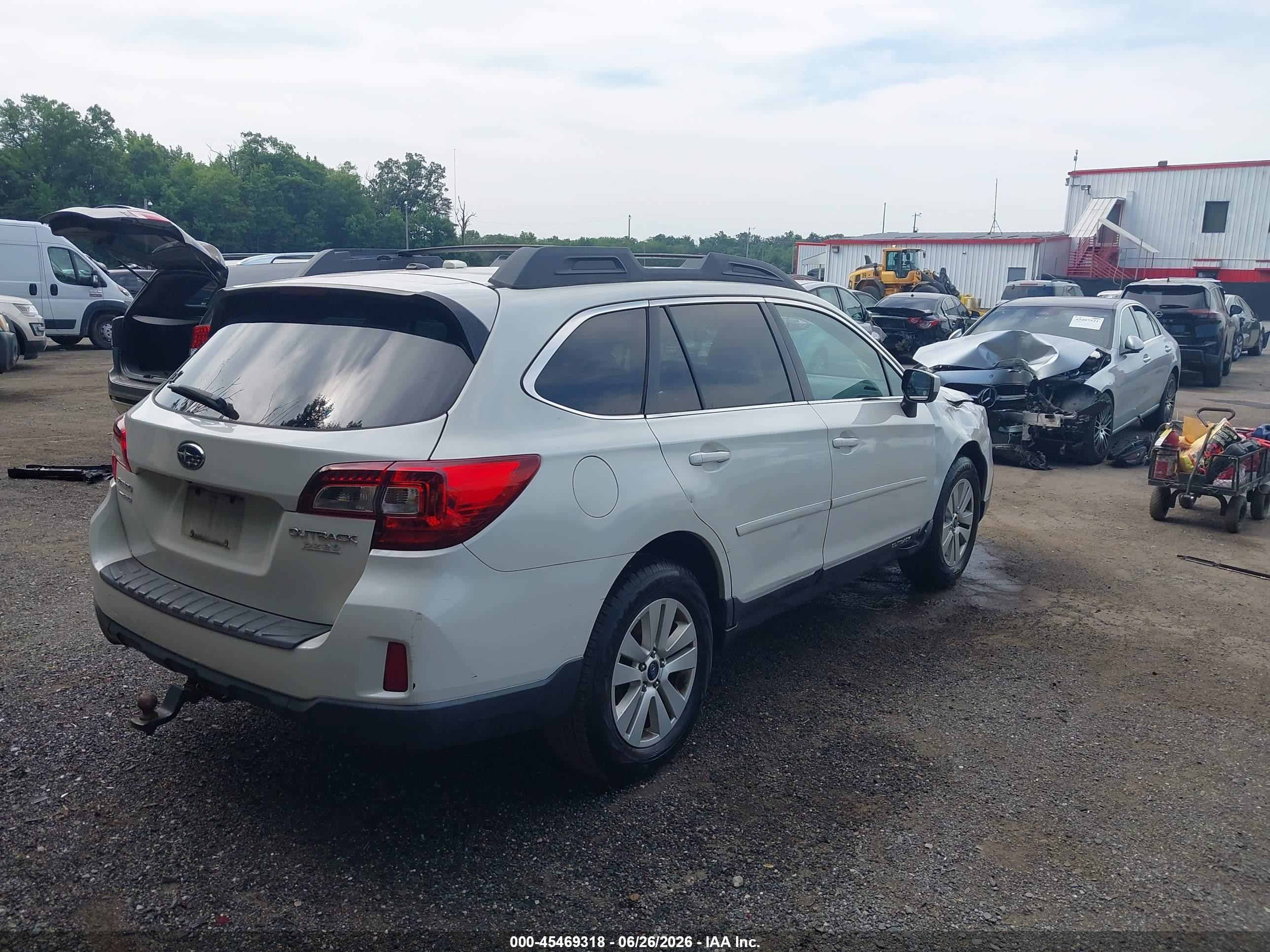 2015 Subaru Outback 2.5i Premium White vin: 4S4BSACC3F3212019
