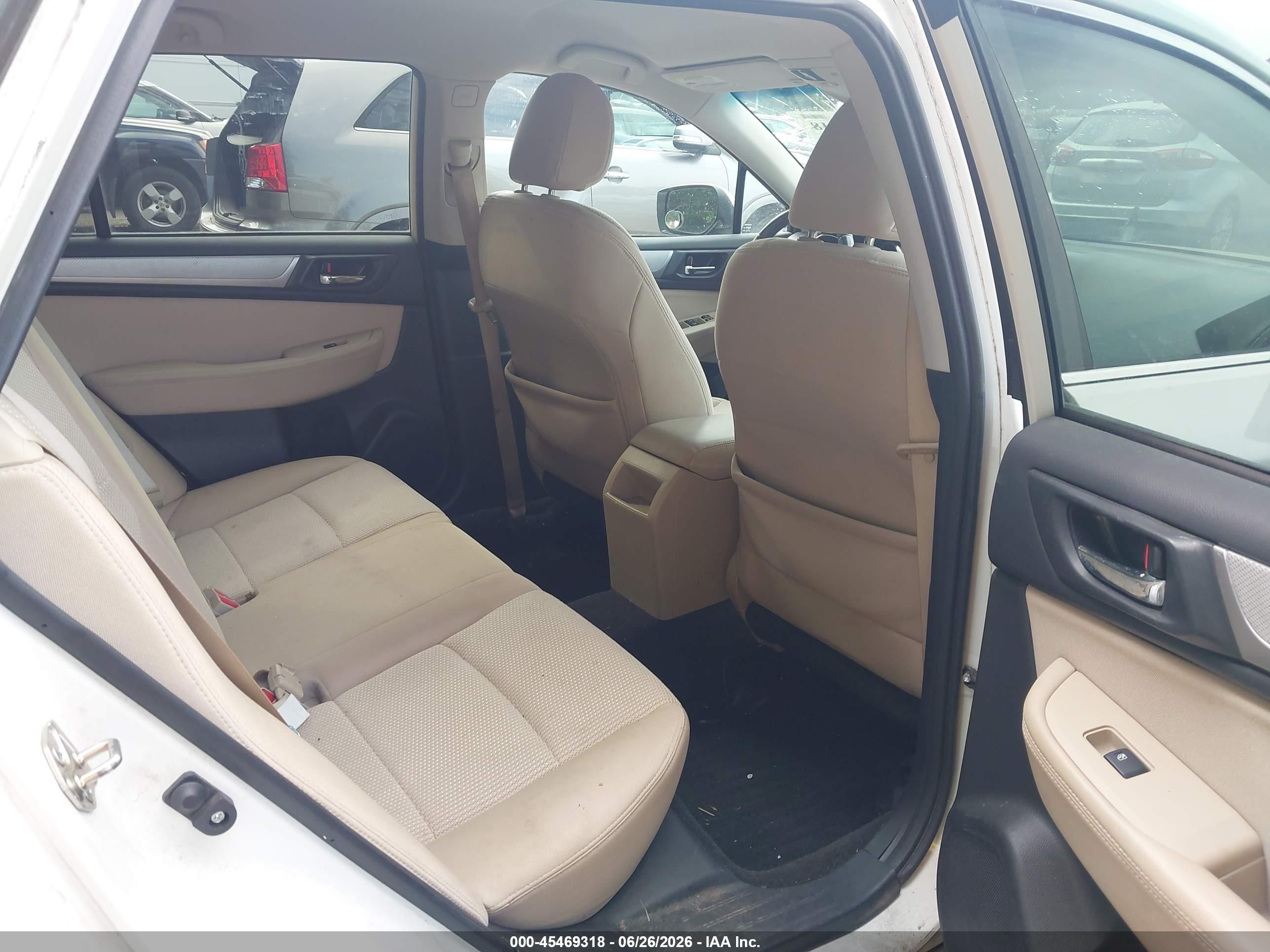 2015 Subaru Outback 2.5i Premium White vin: 4S4BSACC3F3212019