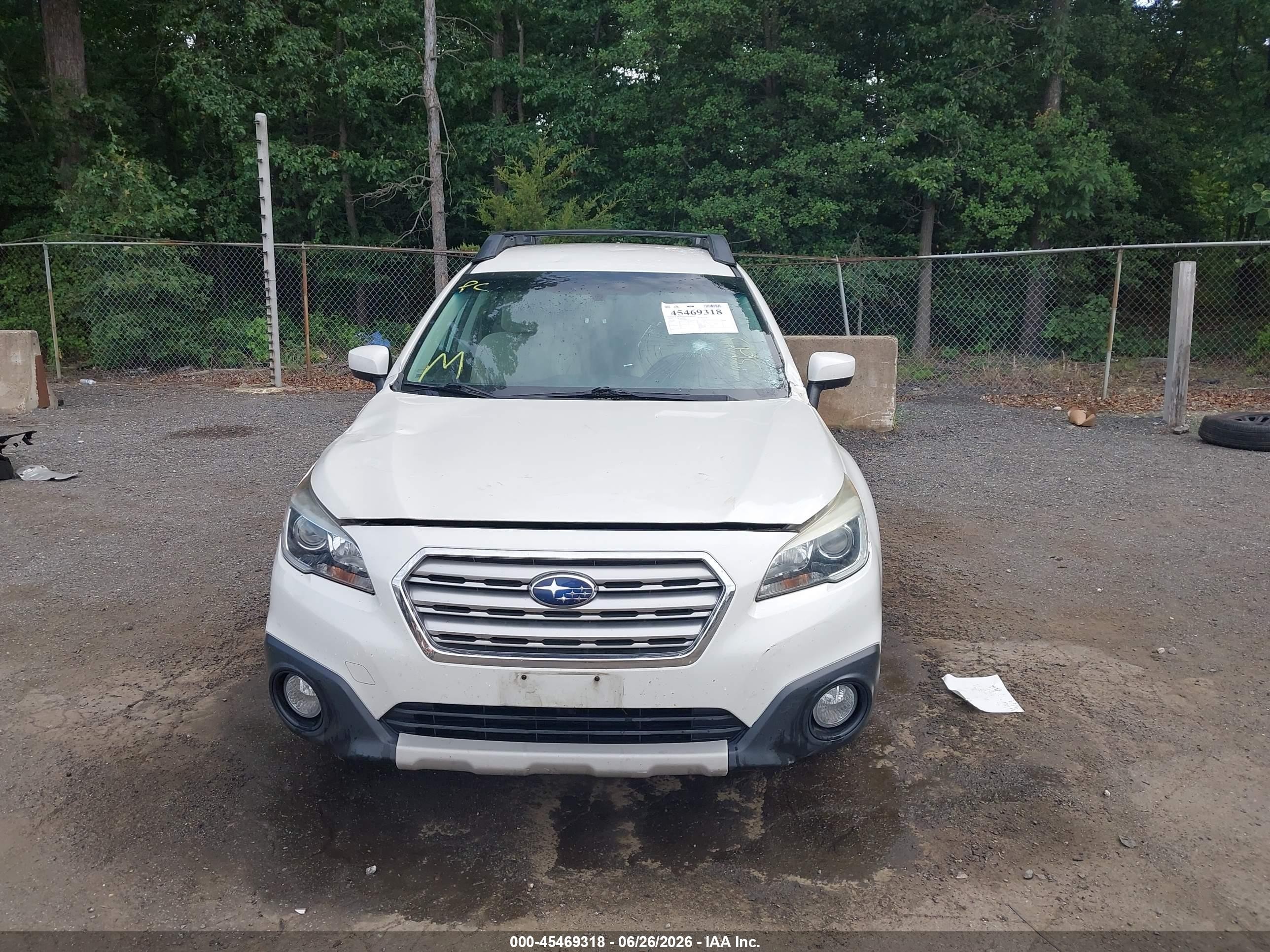 2015 Subaru Outback 2.5i Premium White vin: 4S4BSACC3F3212019