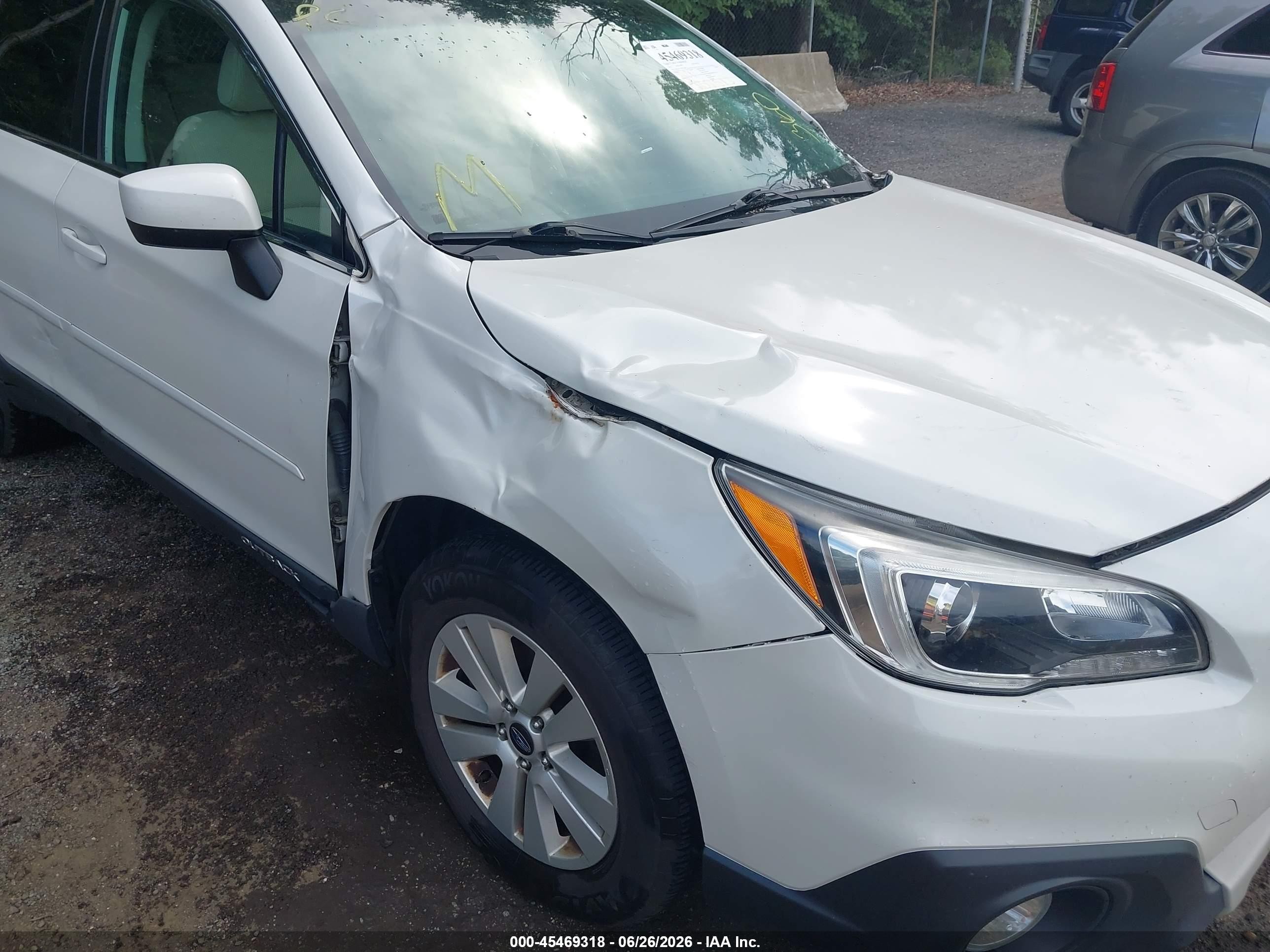 2015 Subaru Outback 2.5i Premium White vin: 4S4BSACC3F3212019