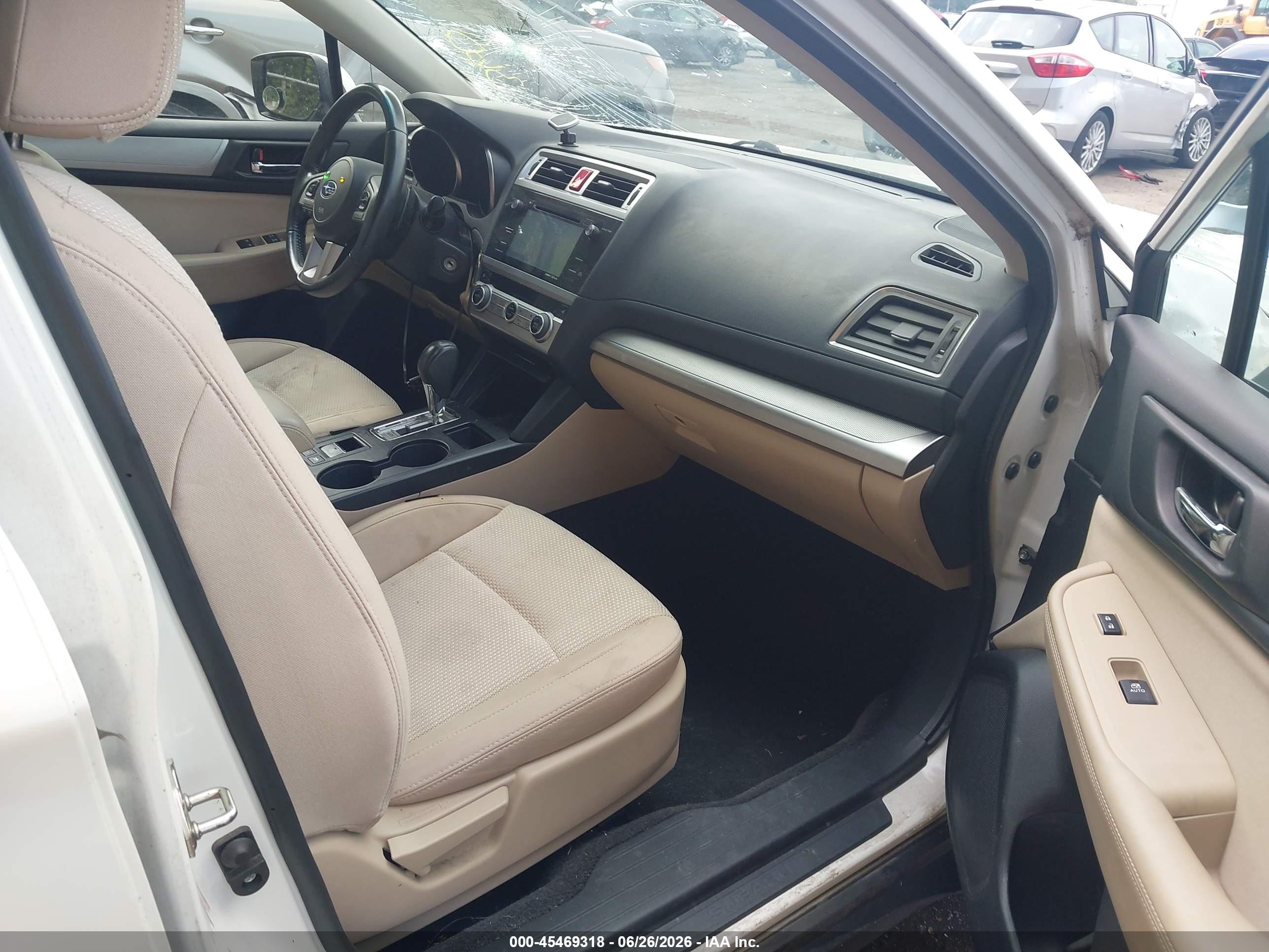 2015 Subaru Outback 2.5i Premium White vin: 4S4BSACC3F3212019