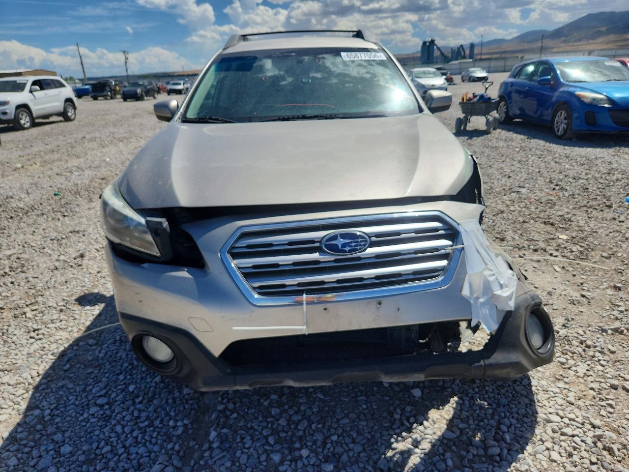 2015 Subaru Outback 2.5i Premium Золотой vin: 4S4BSACC3F3267585