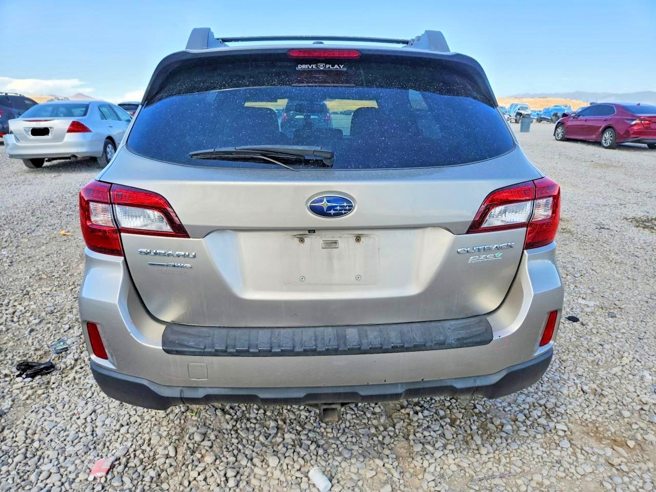 2015 Subaru Outback 2.5i Premium Золотой vin: 4S4BSACC3F3267585