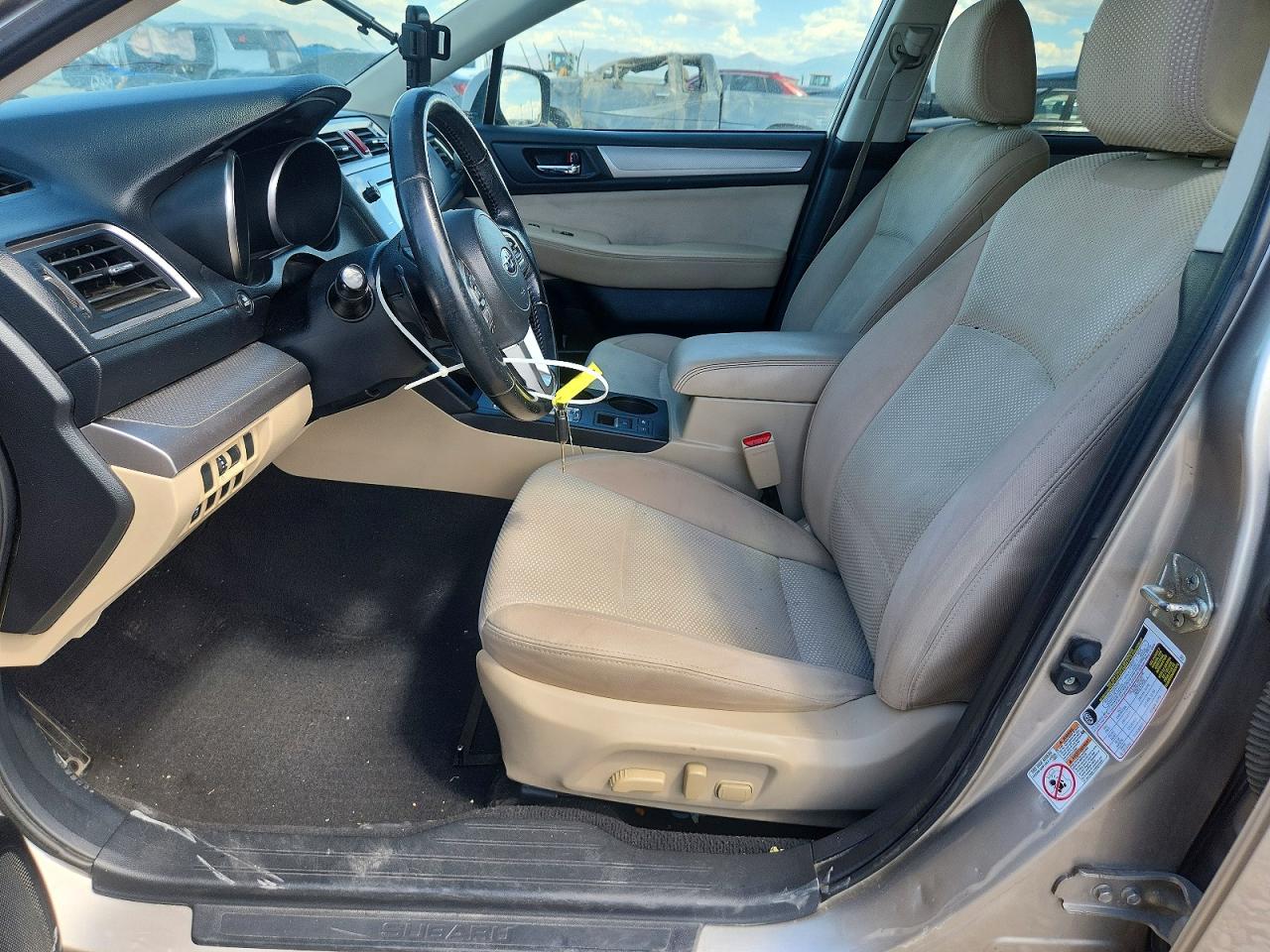 2015 Subaru Outback 2.5i Premium Золотой vin: 4S4BSACC3F3267585