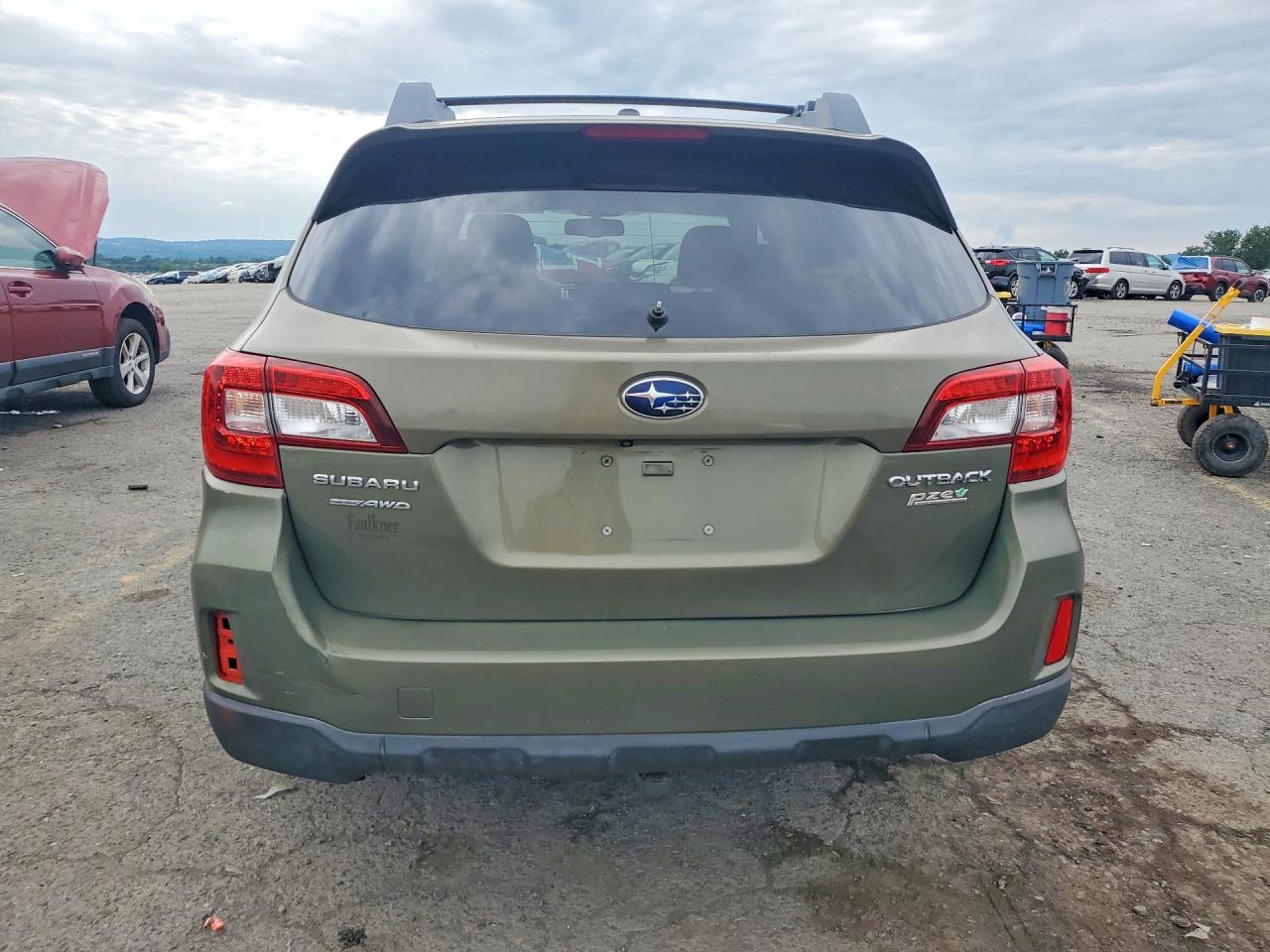 2015 Subaru Outback 2.5i Premium Green vin: 4S4BSACC3F3315831